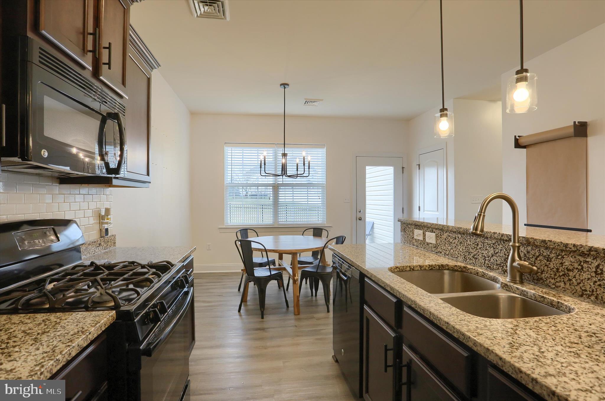 KINGS COURT AT BROWNSTONE - Residential