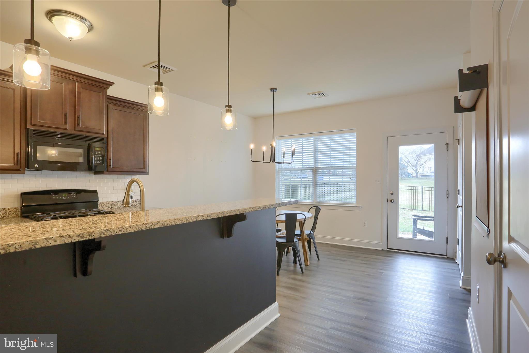 KINGS COURT AT BROWNSTONE - Residential