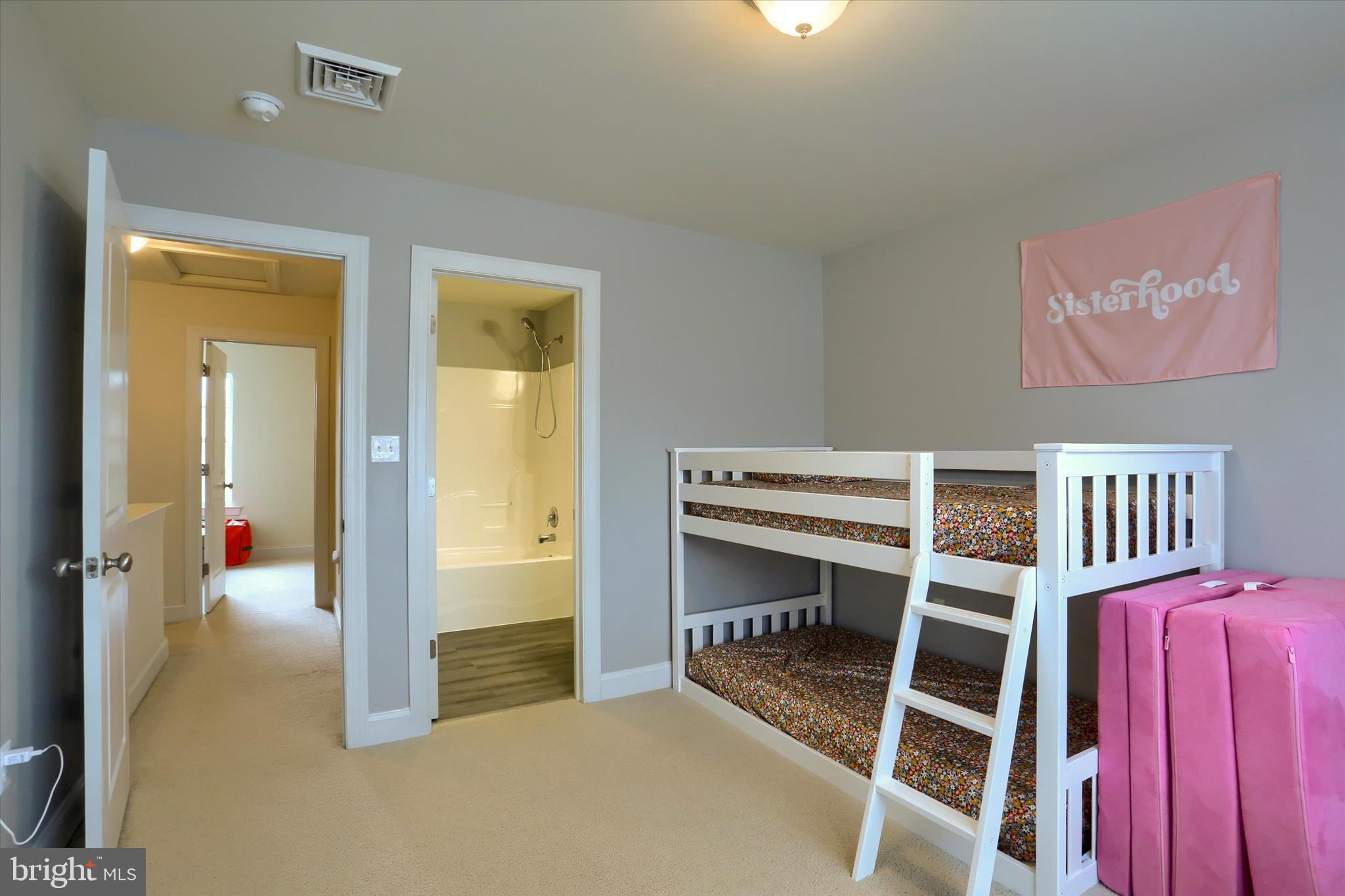 KINGS COURT AT BROWNSTONE - Residential