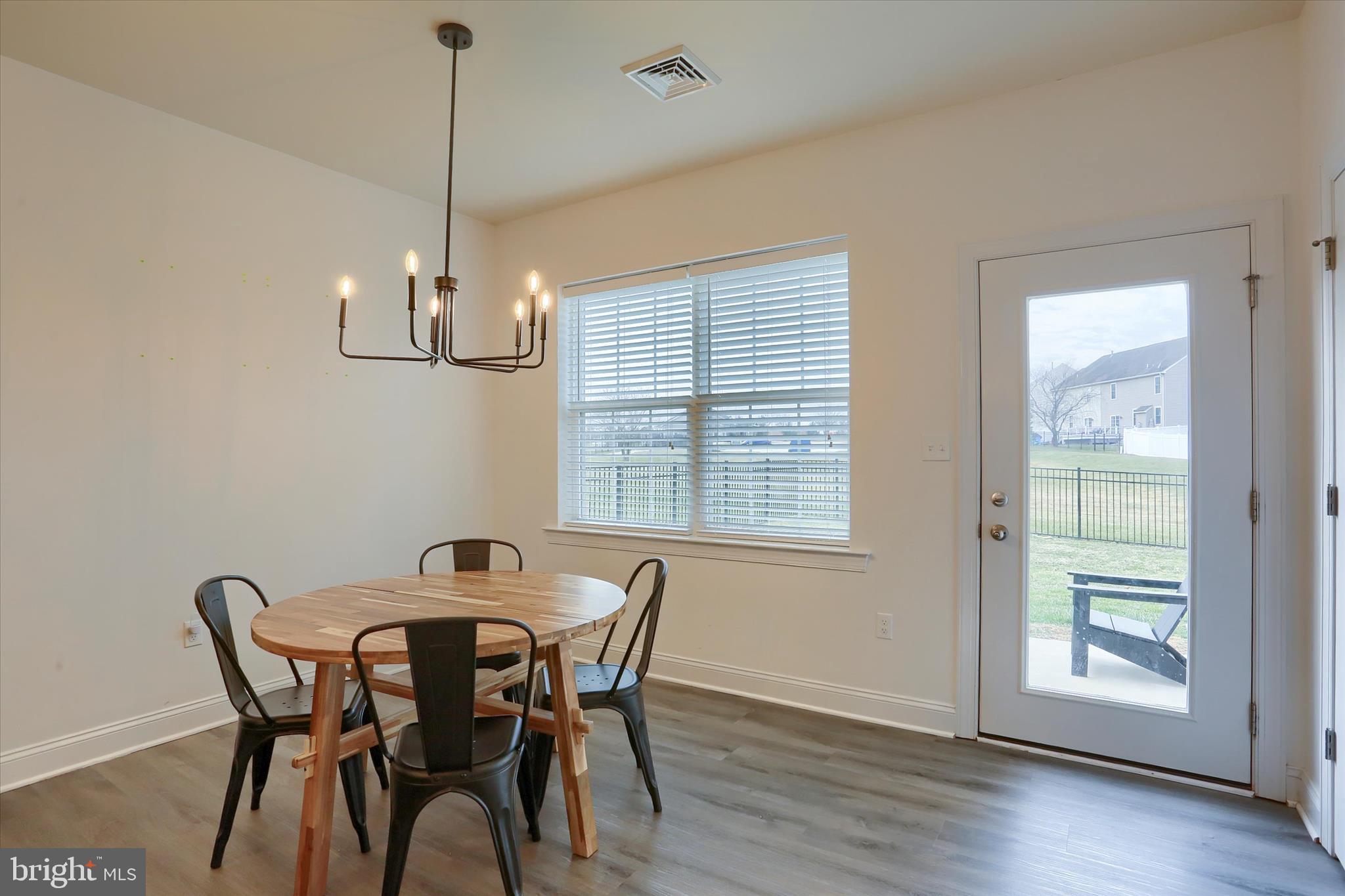 KINGS COURT AT BROWNSTONE - Residential