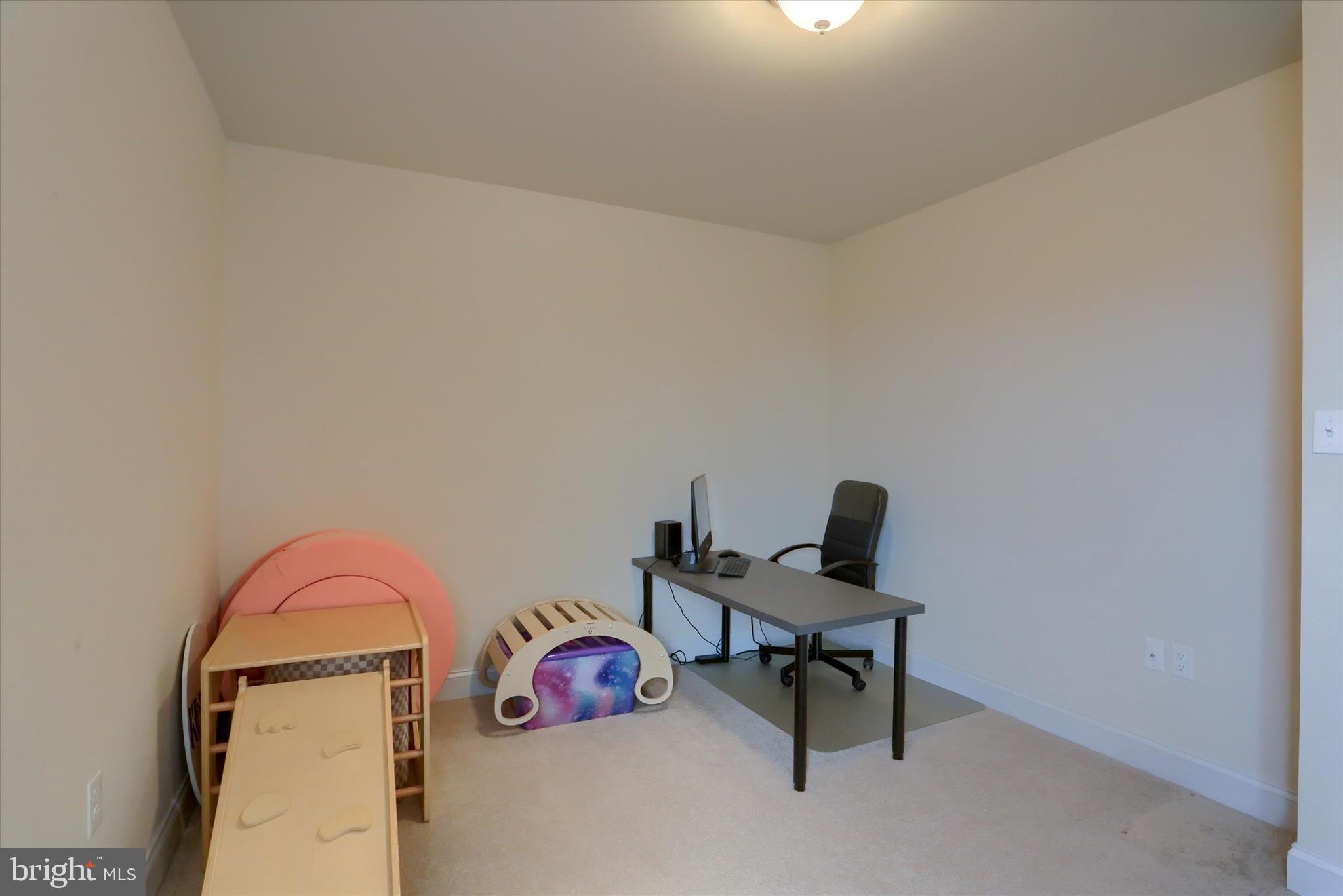 KINGS COURT AT BROWNSTONE - Residential