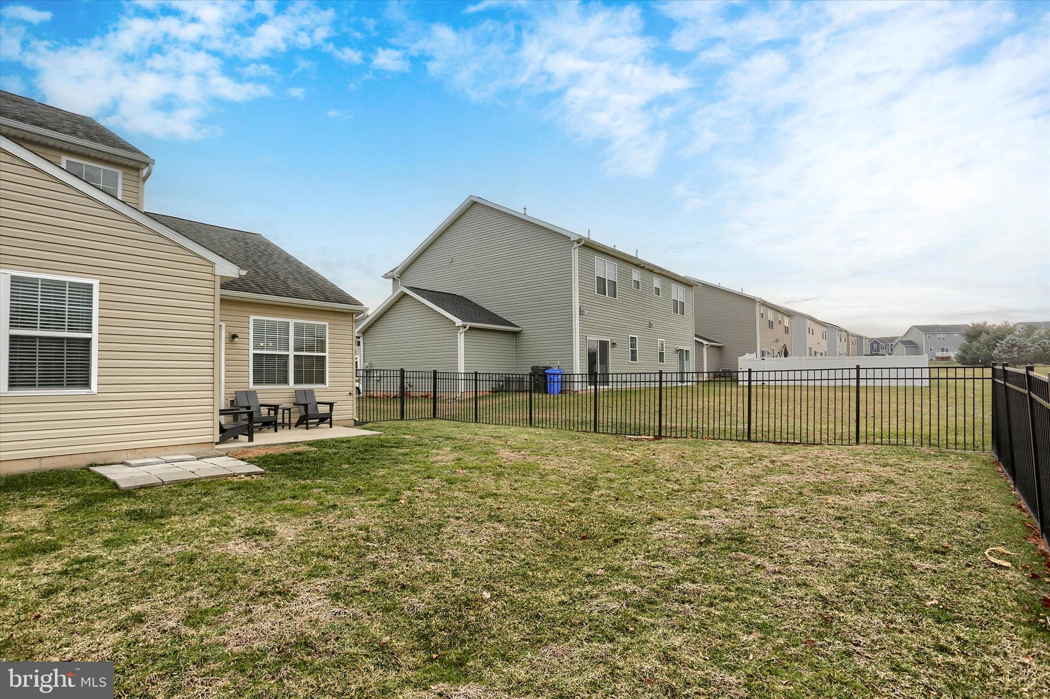 KINGS COURT AT BROWNSTONE - Residential