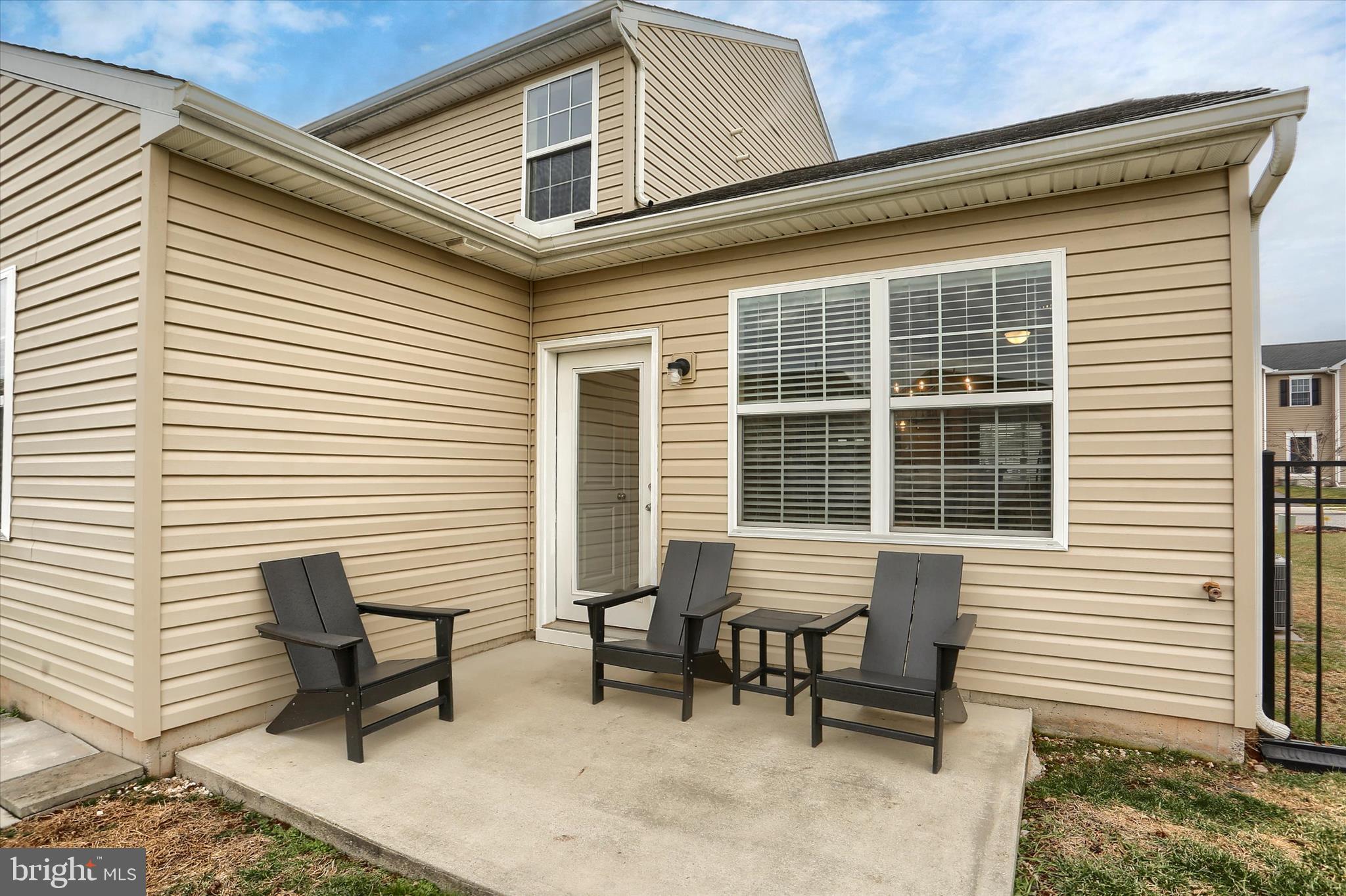 KINGS COURT AT BROWNSTONE - Residential