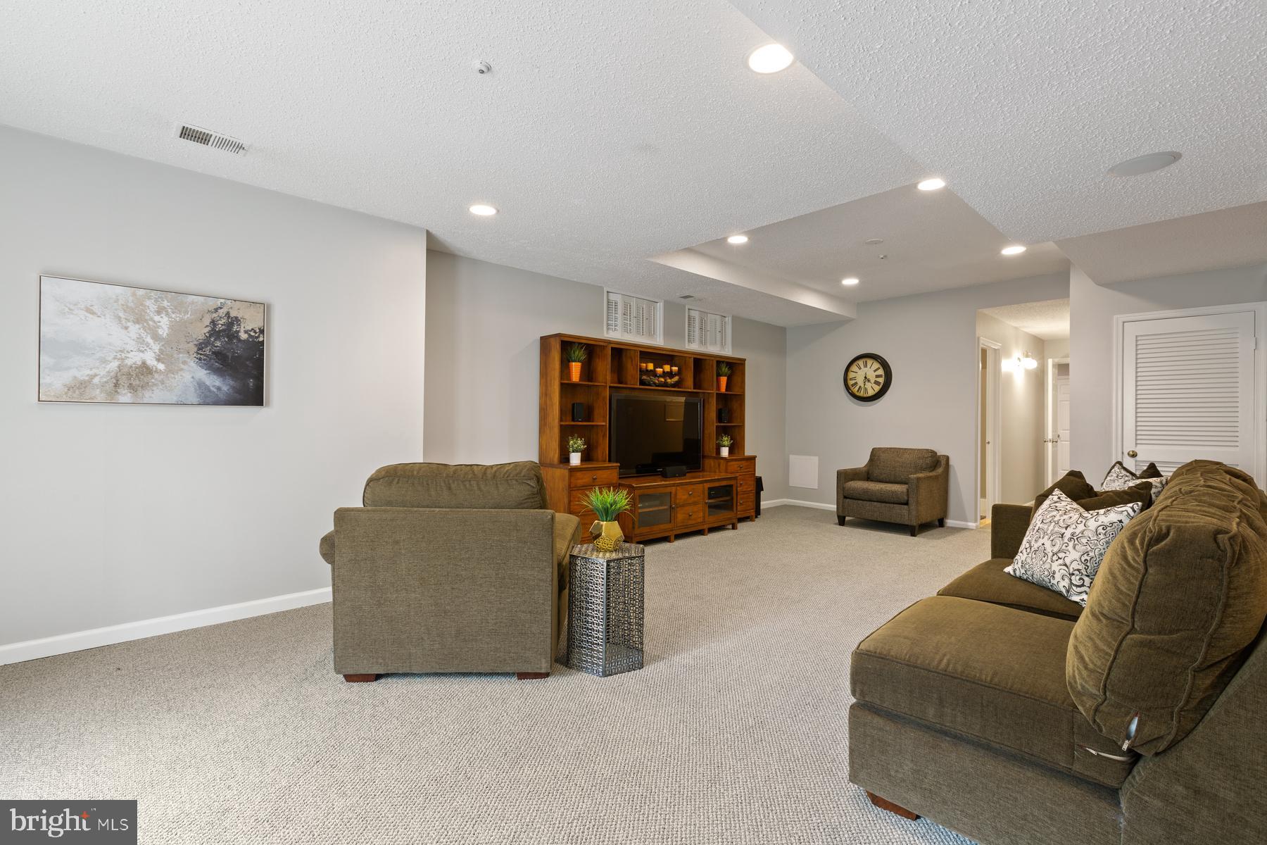 HIDDEN ESTATES - Residential