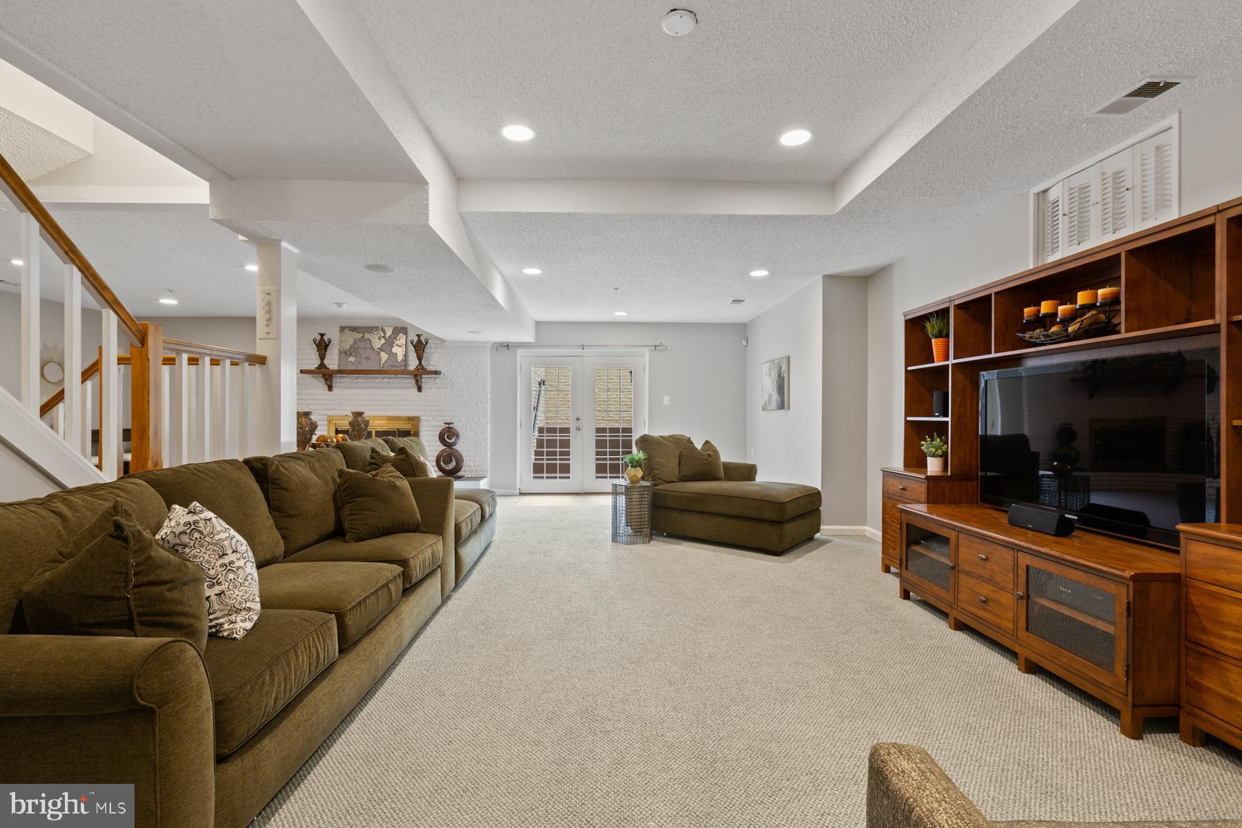 HIDDEN ESTATES - Residential