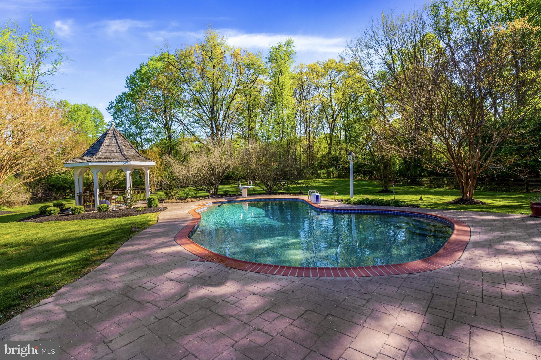 HIDDEN ESTATES - Residential