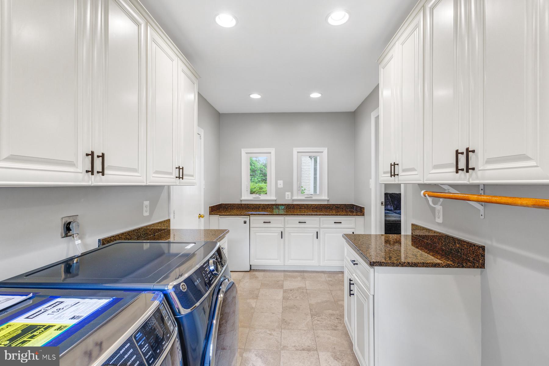 HIDDEN ESTATES - Residential