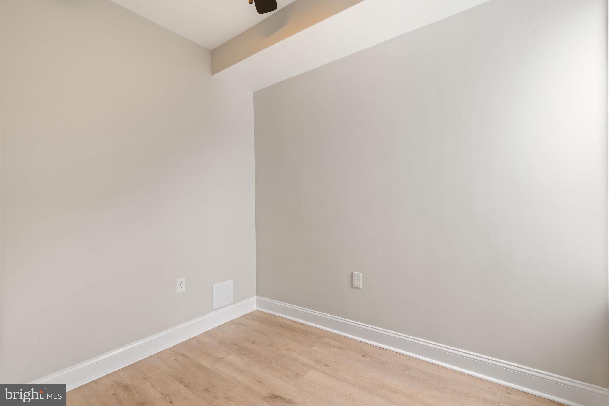 EAST KENSINGTON - Residential