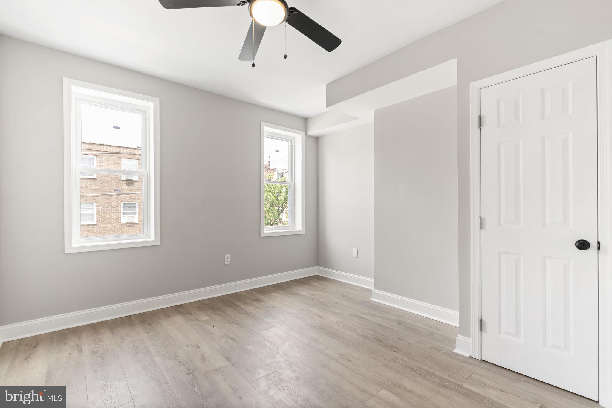 EAST KENSINGTON - Residential