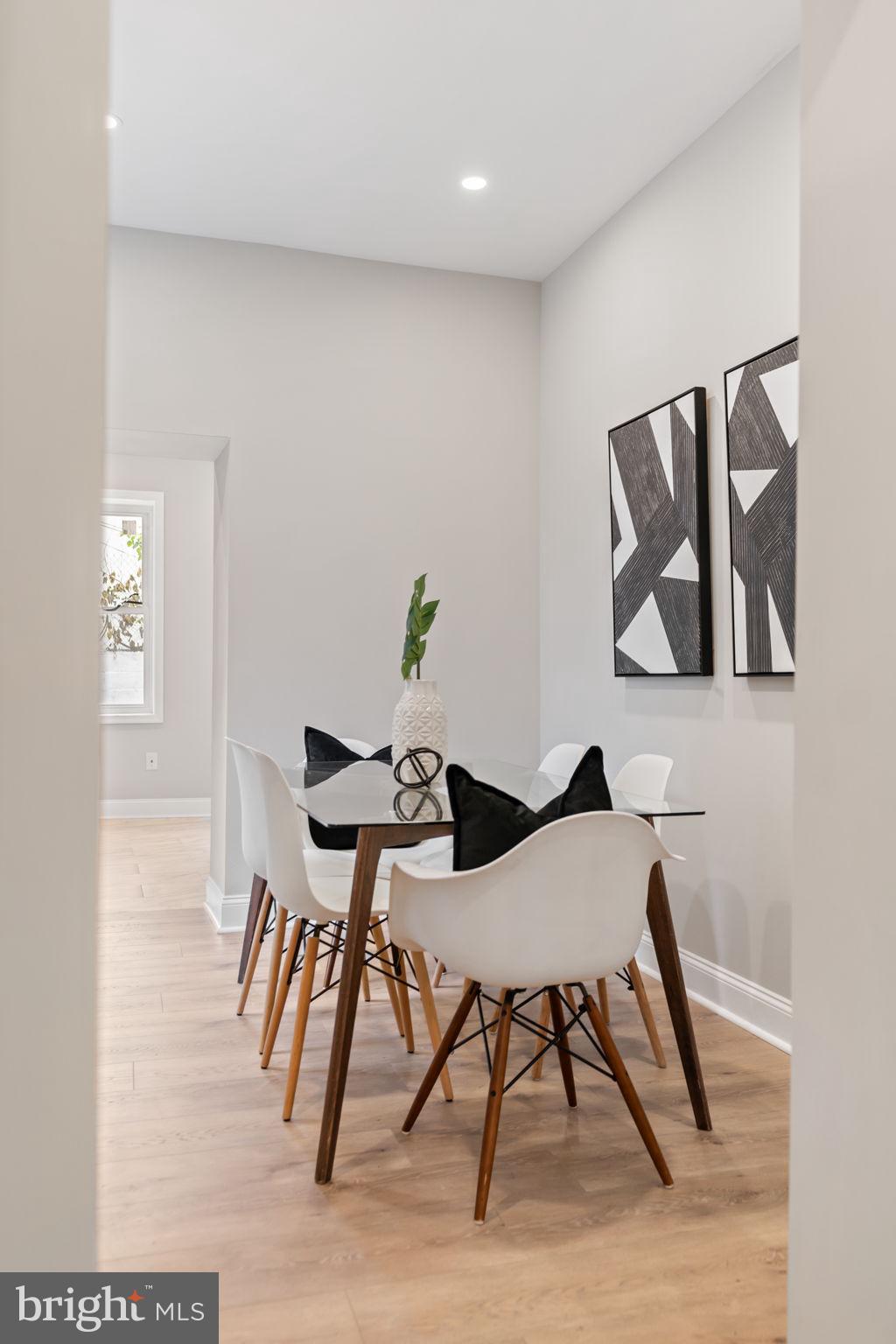 EAST KENSINGTON - Residential