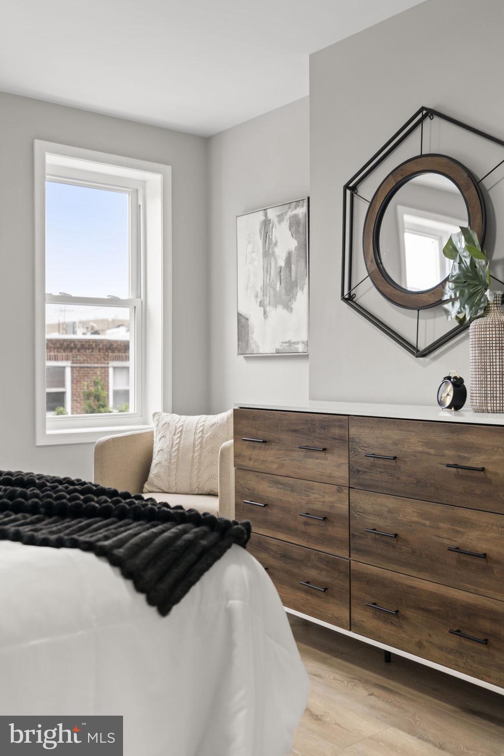 EAST KENSINGTON - Residential