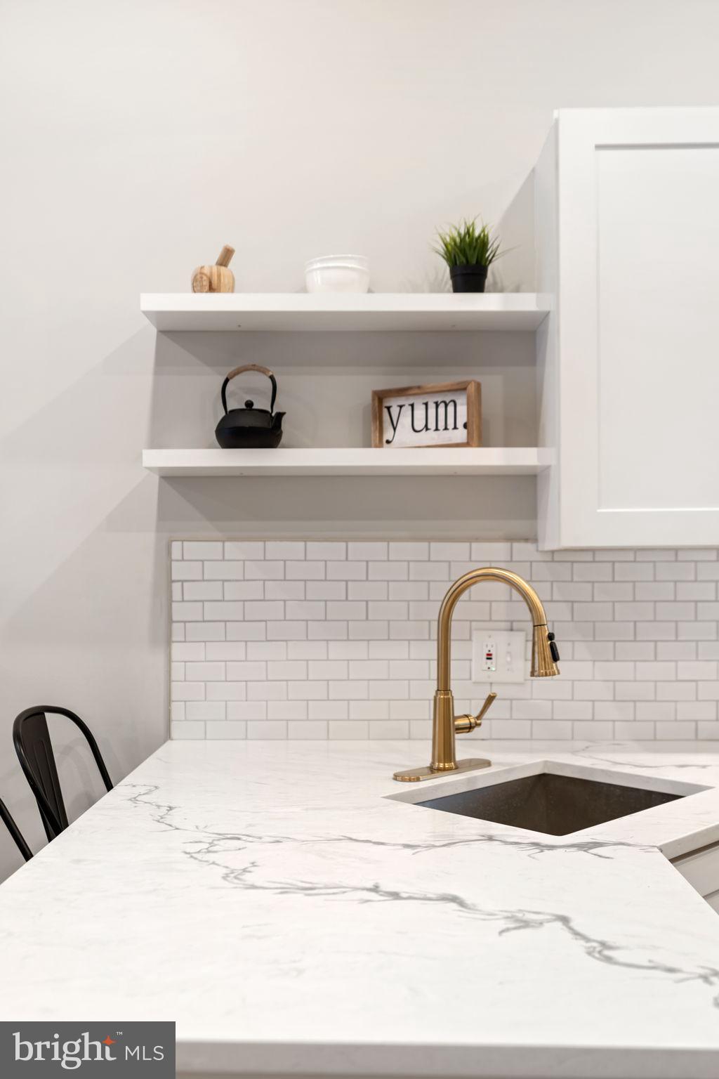 EAST KENSINGTON - Residential