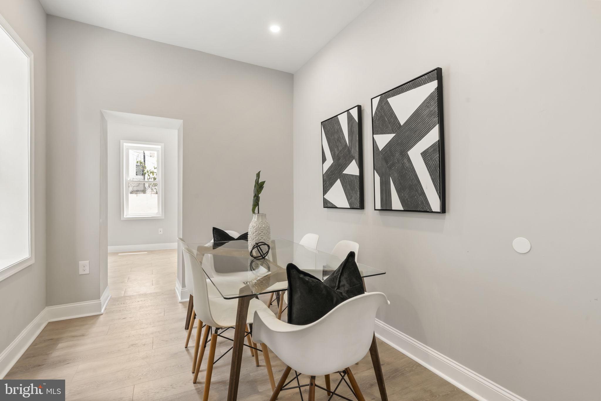 EAST KENSINGTON - Residential