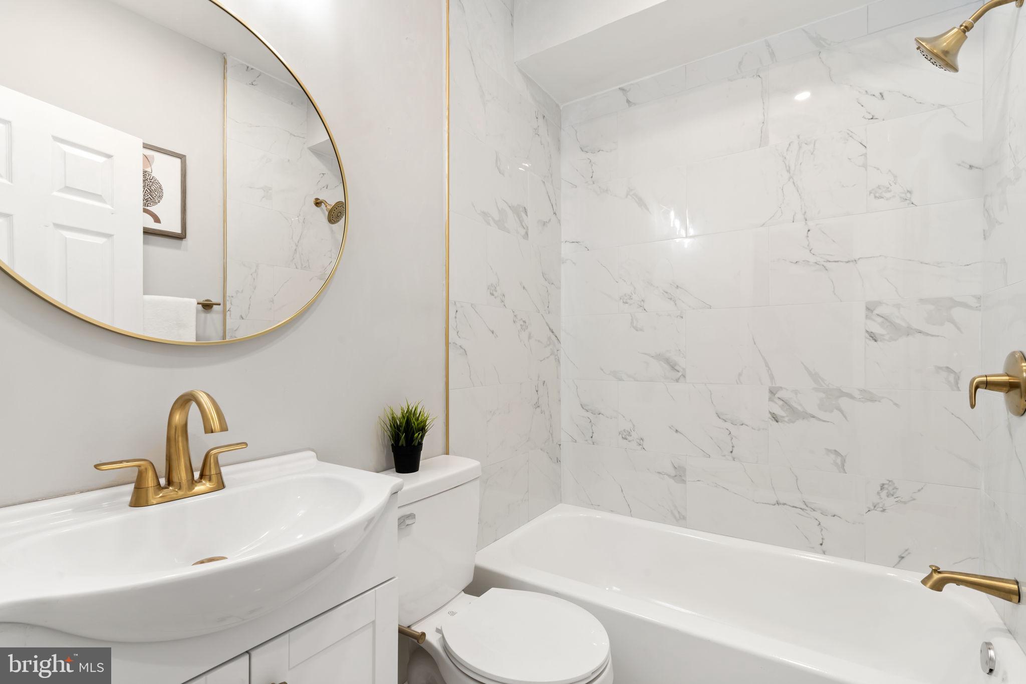 EAST KENSINGTON - Residential