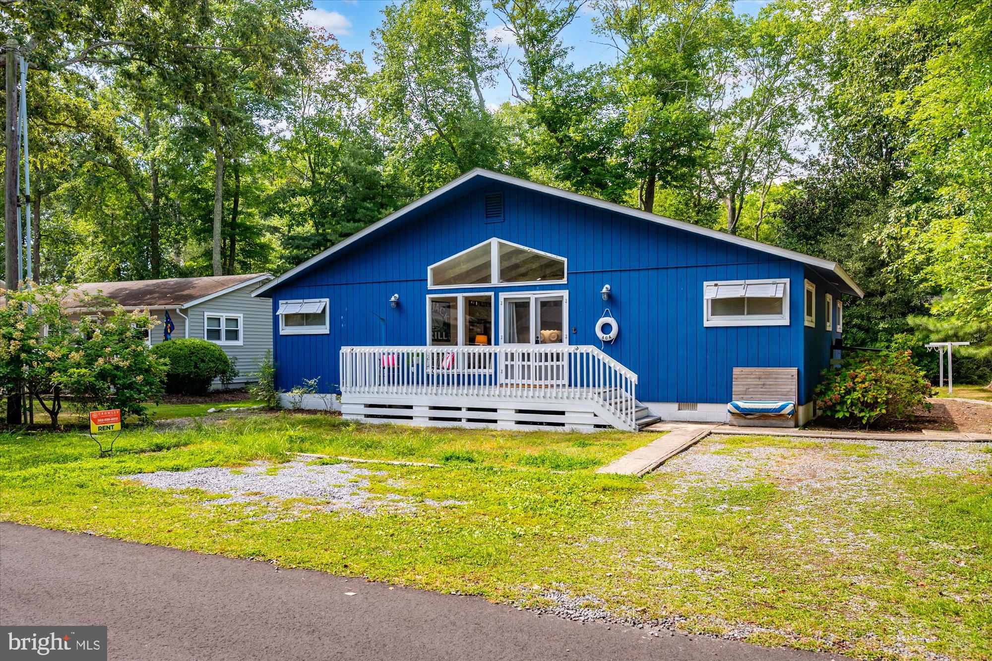 604 SPRING LAKE DRIVE