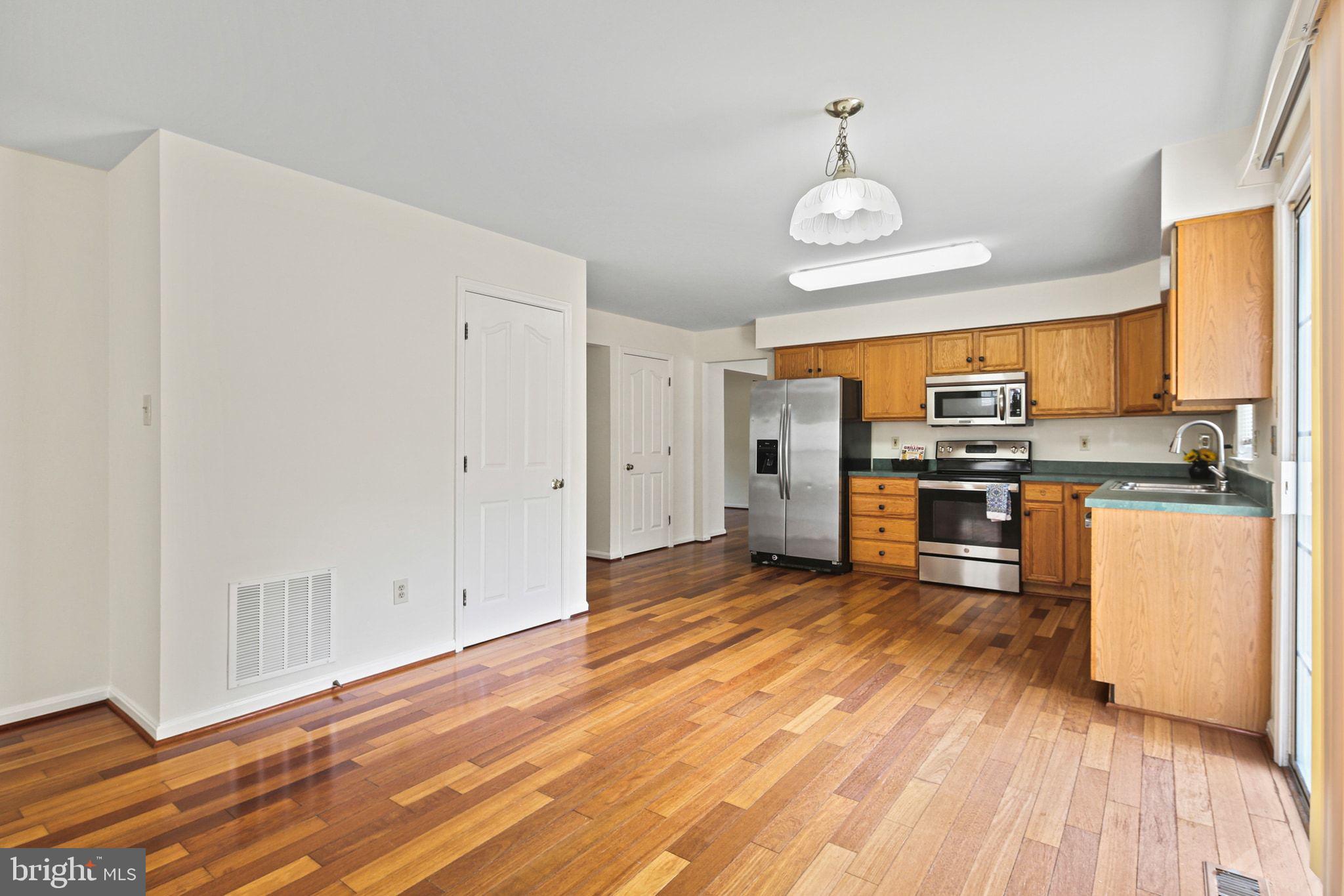 RUSSETT - Residential Lease