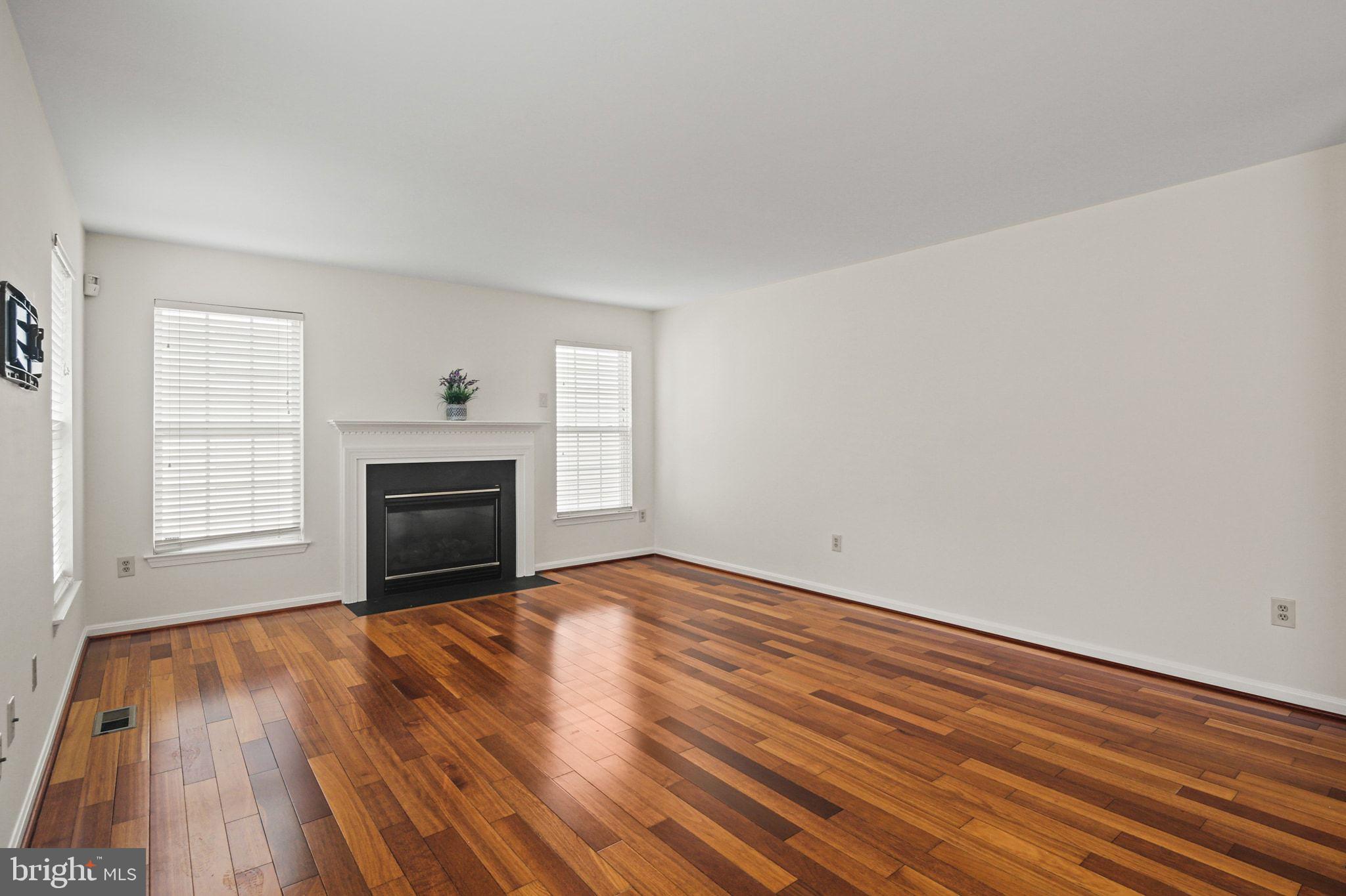 RUSSETT - Residential Lease