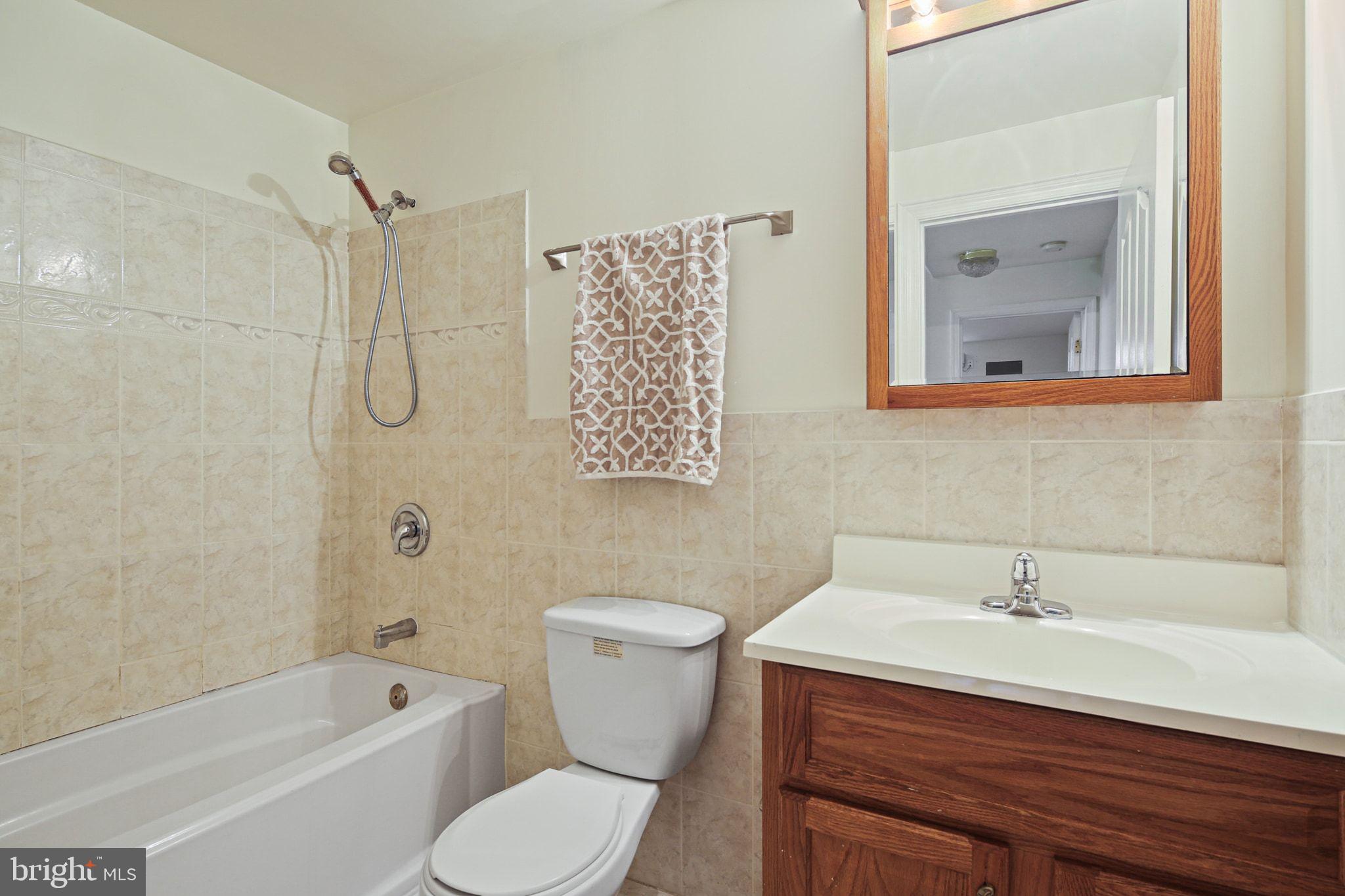 RUSSETT - Residential Lease