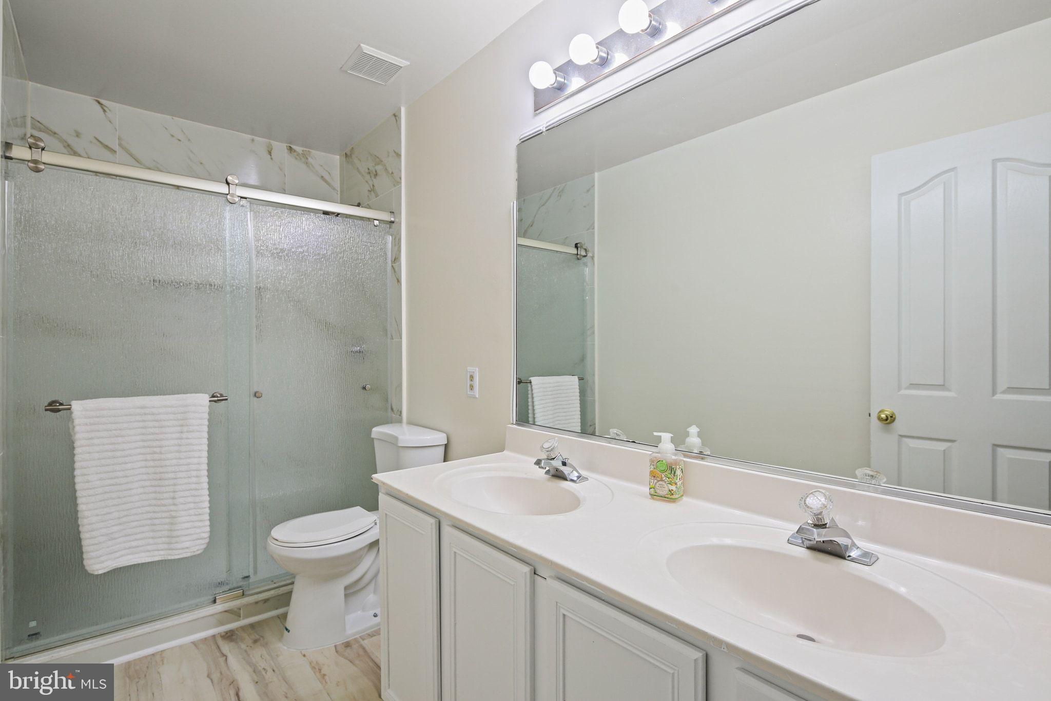 RUSSETT - Residential Lease