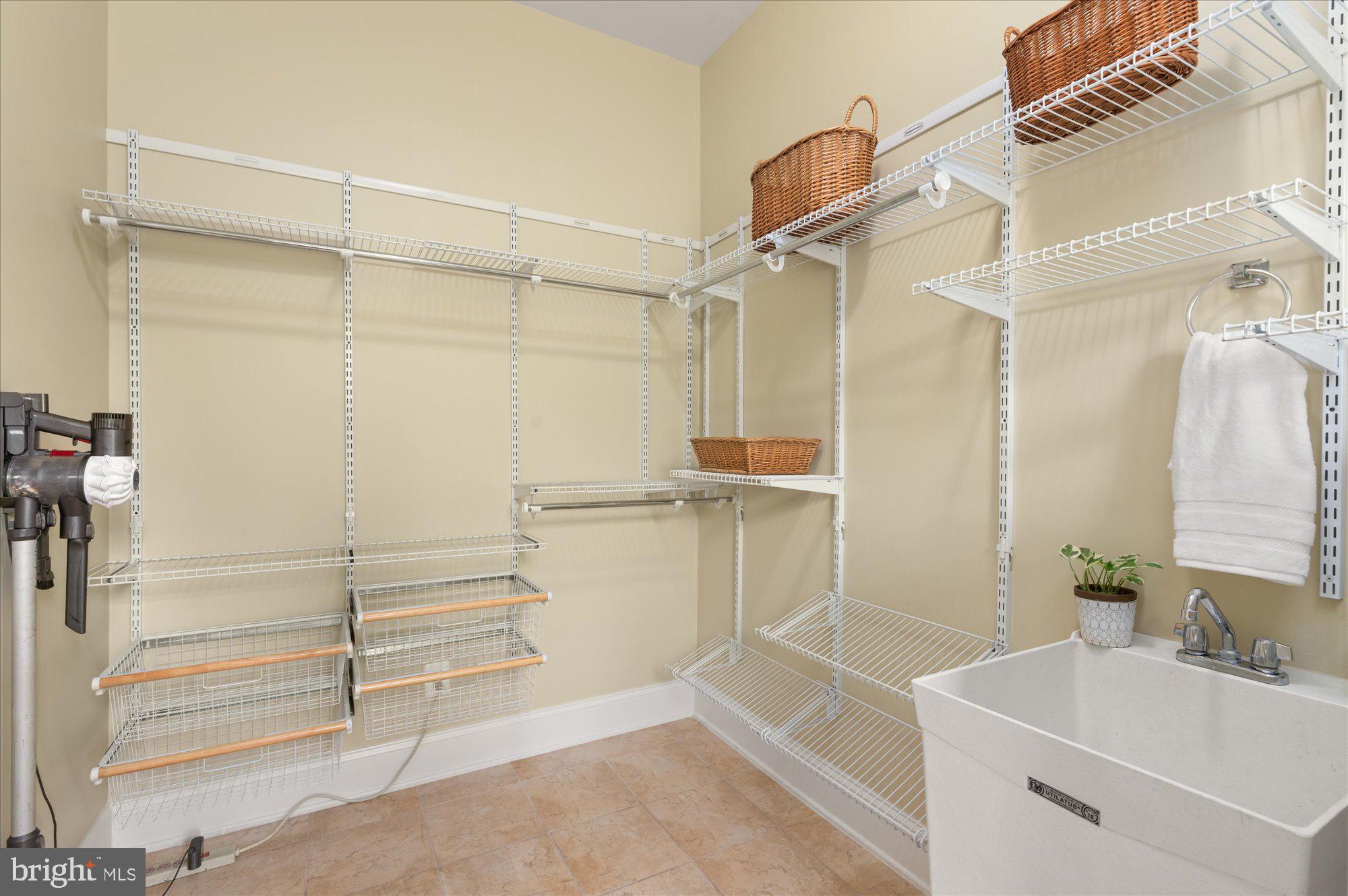 BELMONT COUNTRY CLUB - Residential