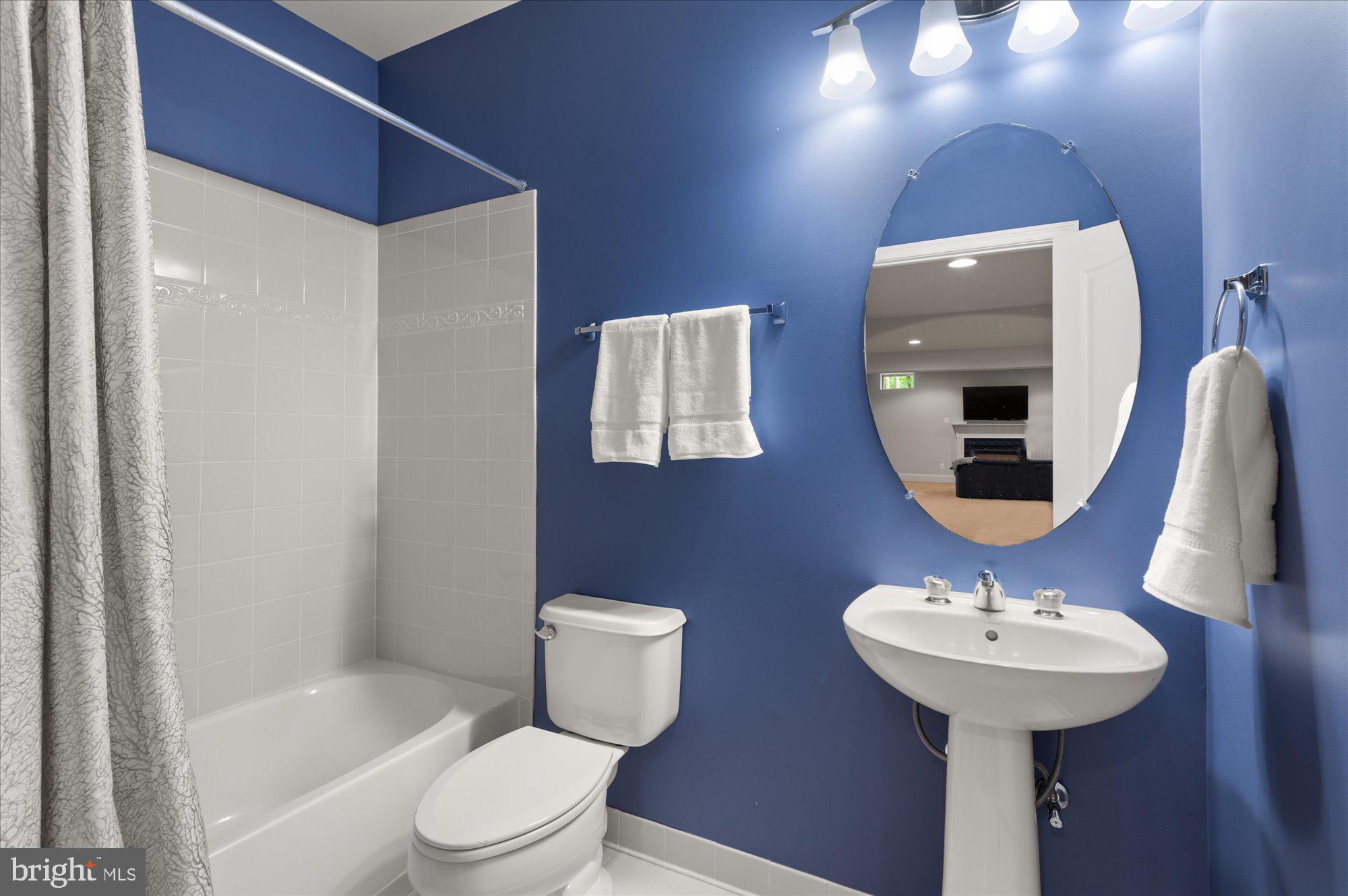 BELMONT COUNTRY CLUB - Residential