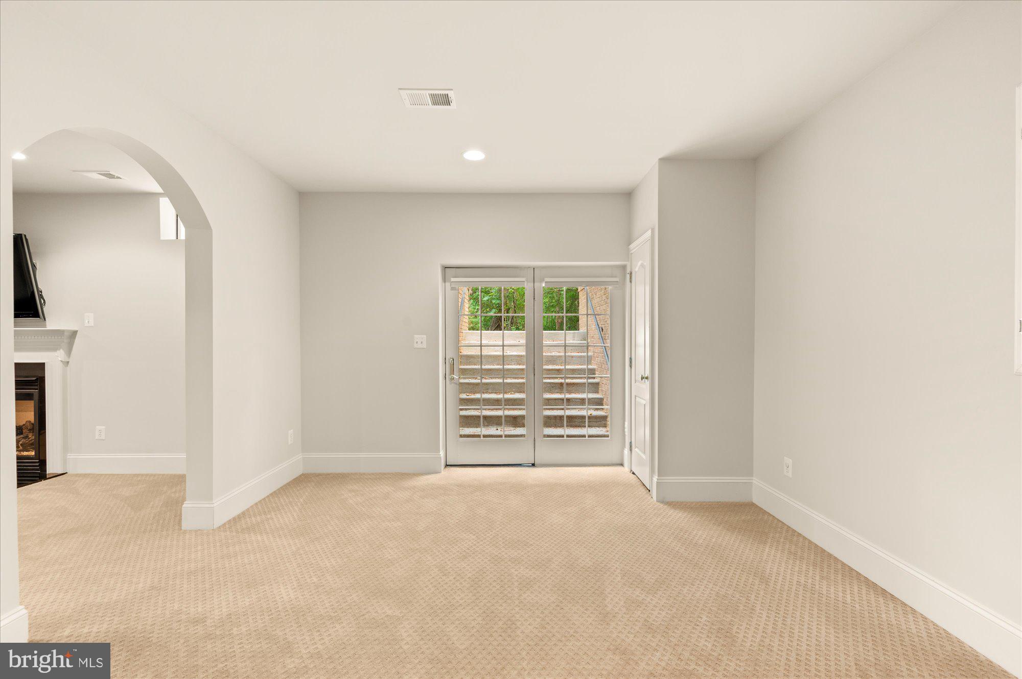 BELMONT COUNTRY CLUB - Residential