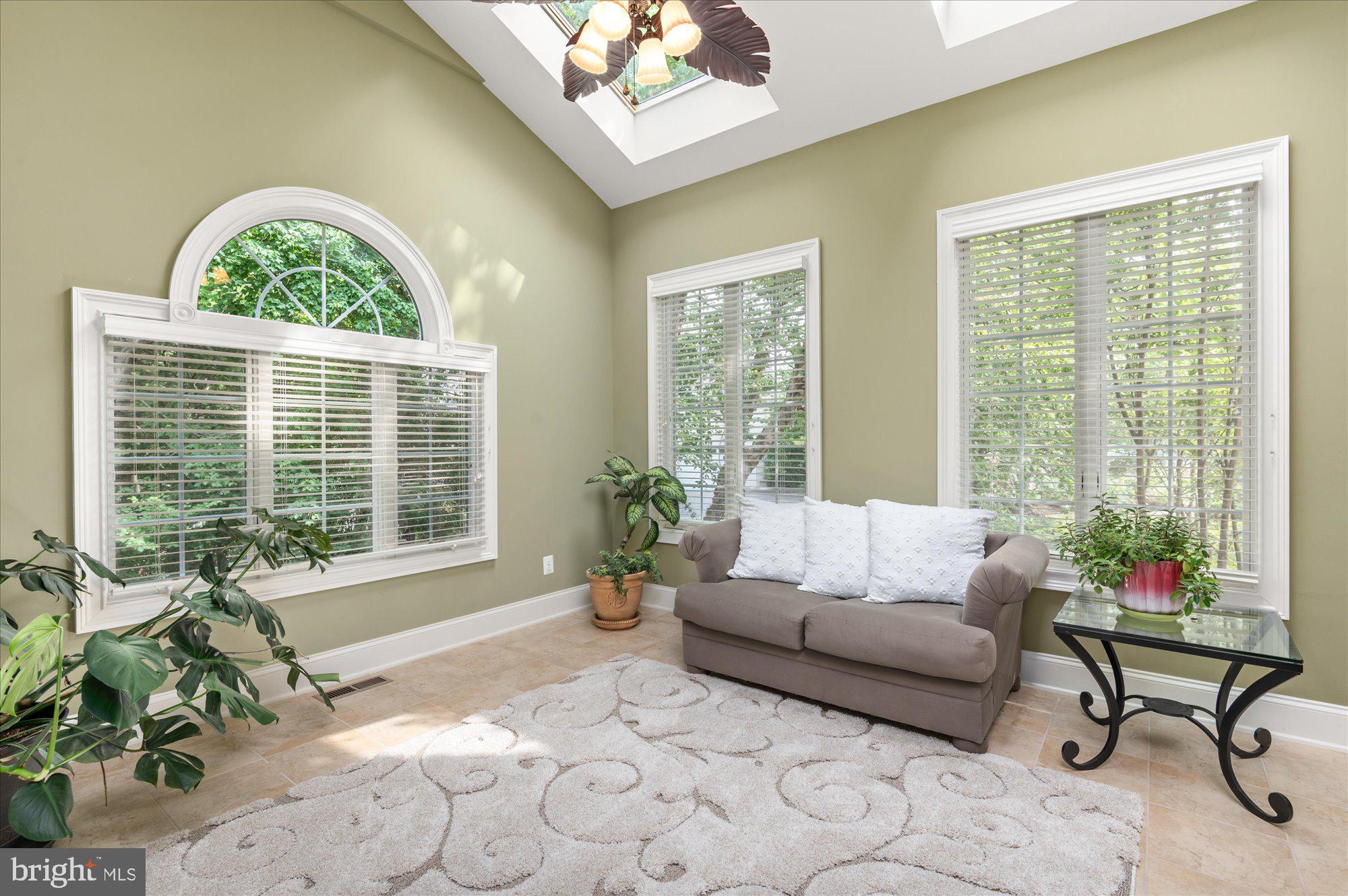 BELMONT COUNTRY CLUB - Residential