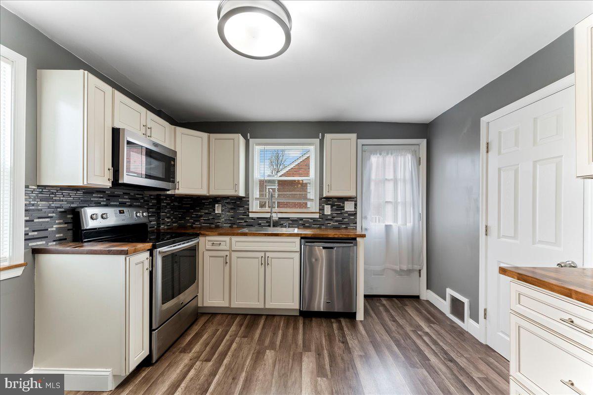 WILLOWBROOK - Residential Lease