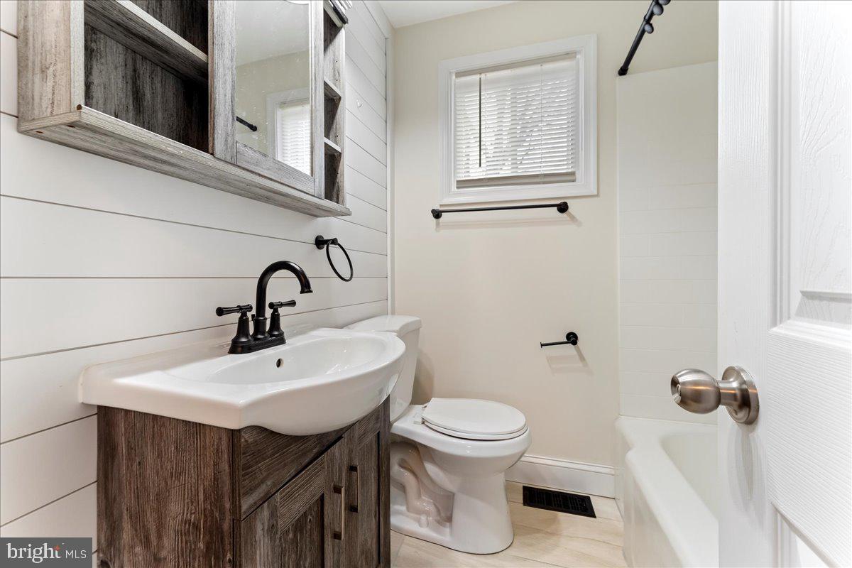 WILLOWBROOK - Residential Lease