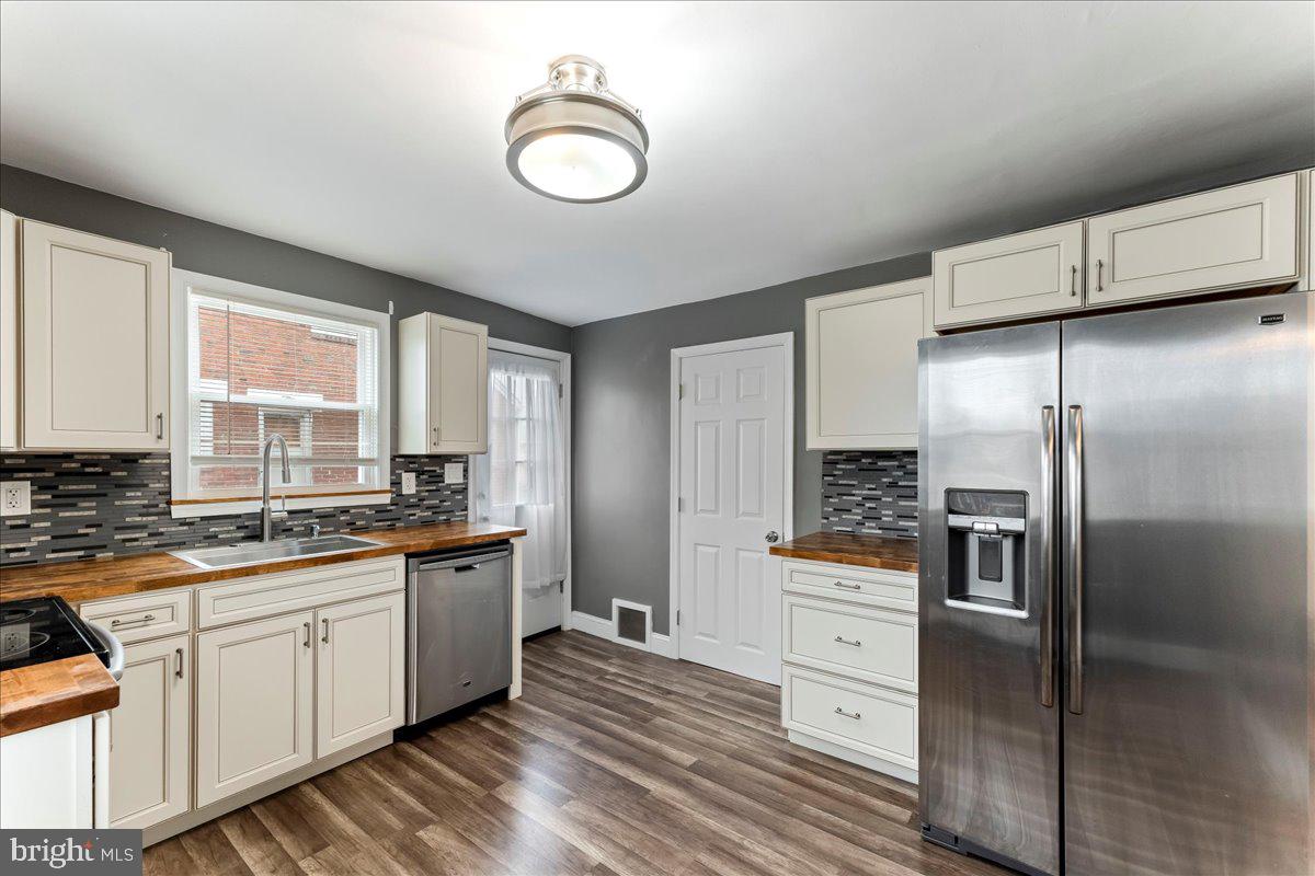 WILLOWBROOK - Residential Lease