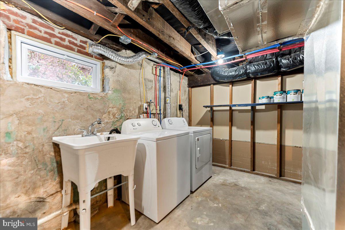 WILLOWBROOK - Residential Lease