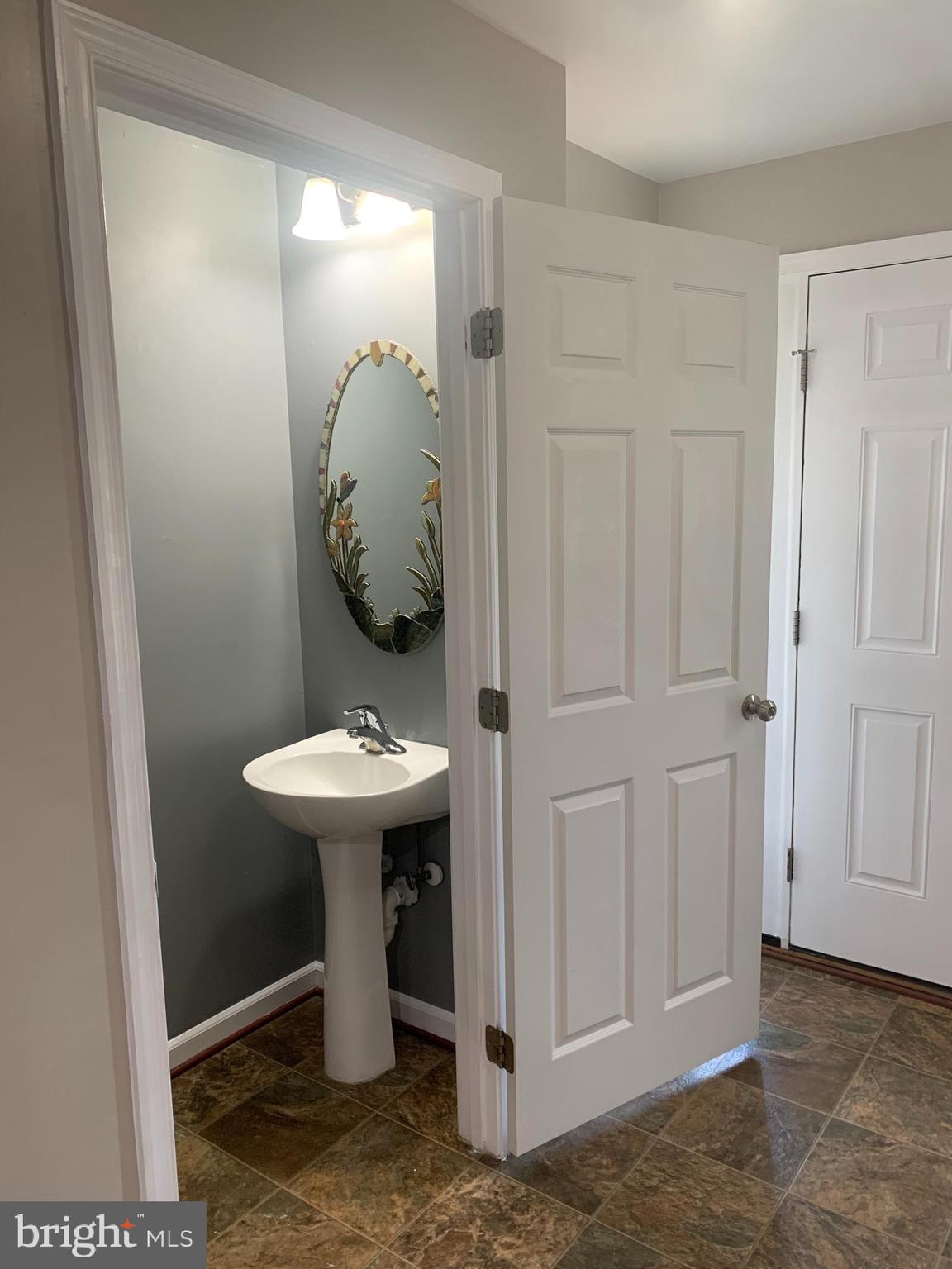 LAKELAND PLACE - Residential Lease