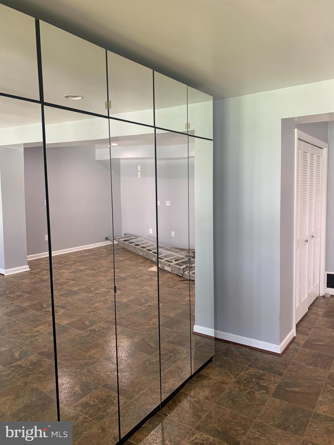 LAKELAND PLACE - Residential Lease