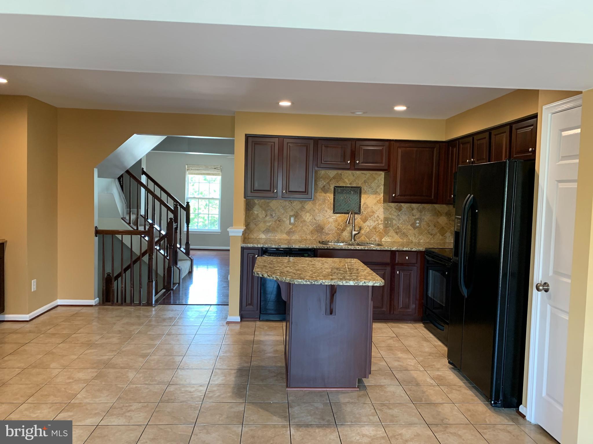 LAKELAND PLACE - Residential Lease