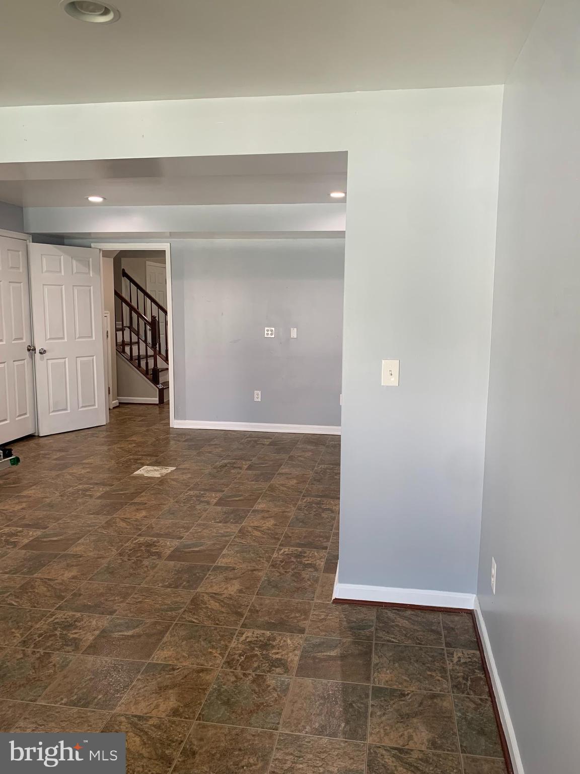 LAKELAND PLACE - Residential Lease