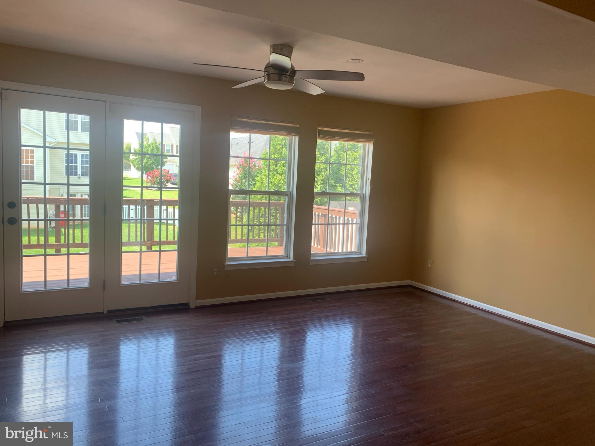 LAKELAND PLACE - Residential Lease