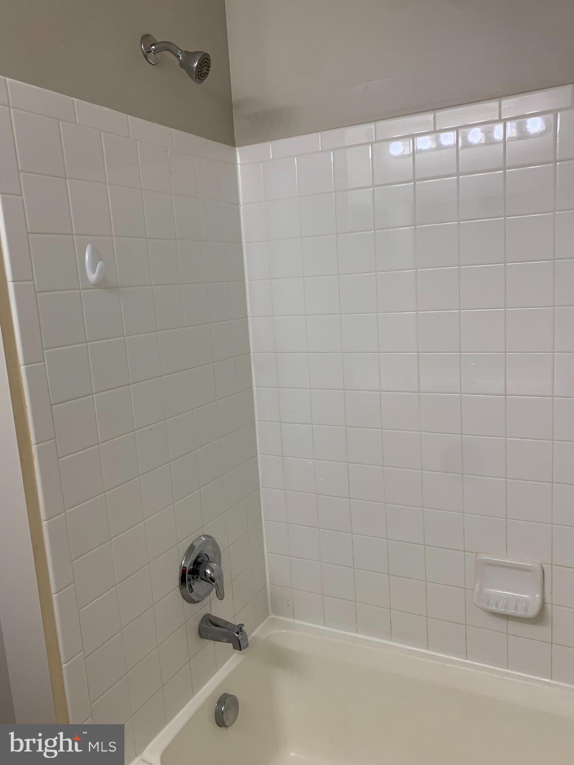 LAKELAND PLACE - Residential Lease