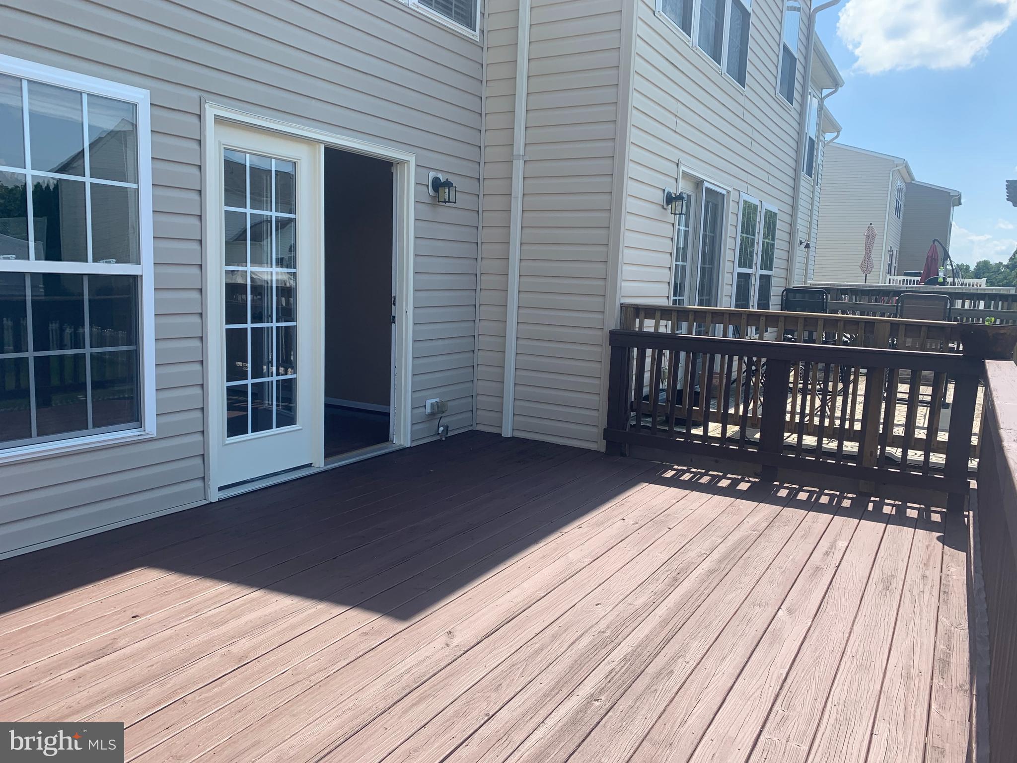 LAKELAND PLACE - Residential Lease