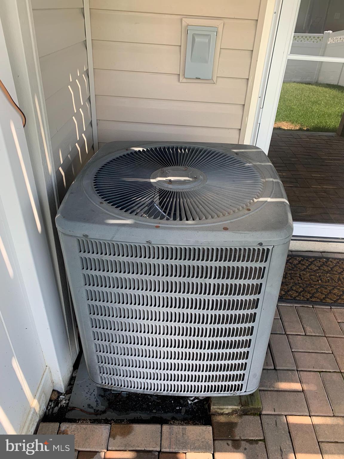 LAKELAND PLACE - Residential Lease