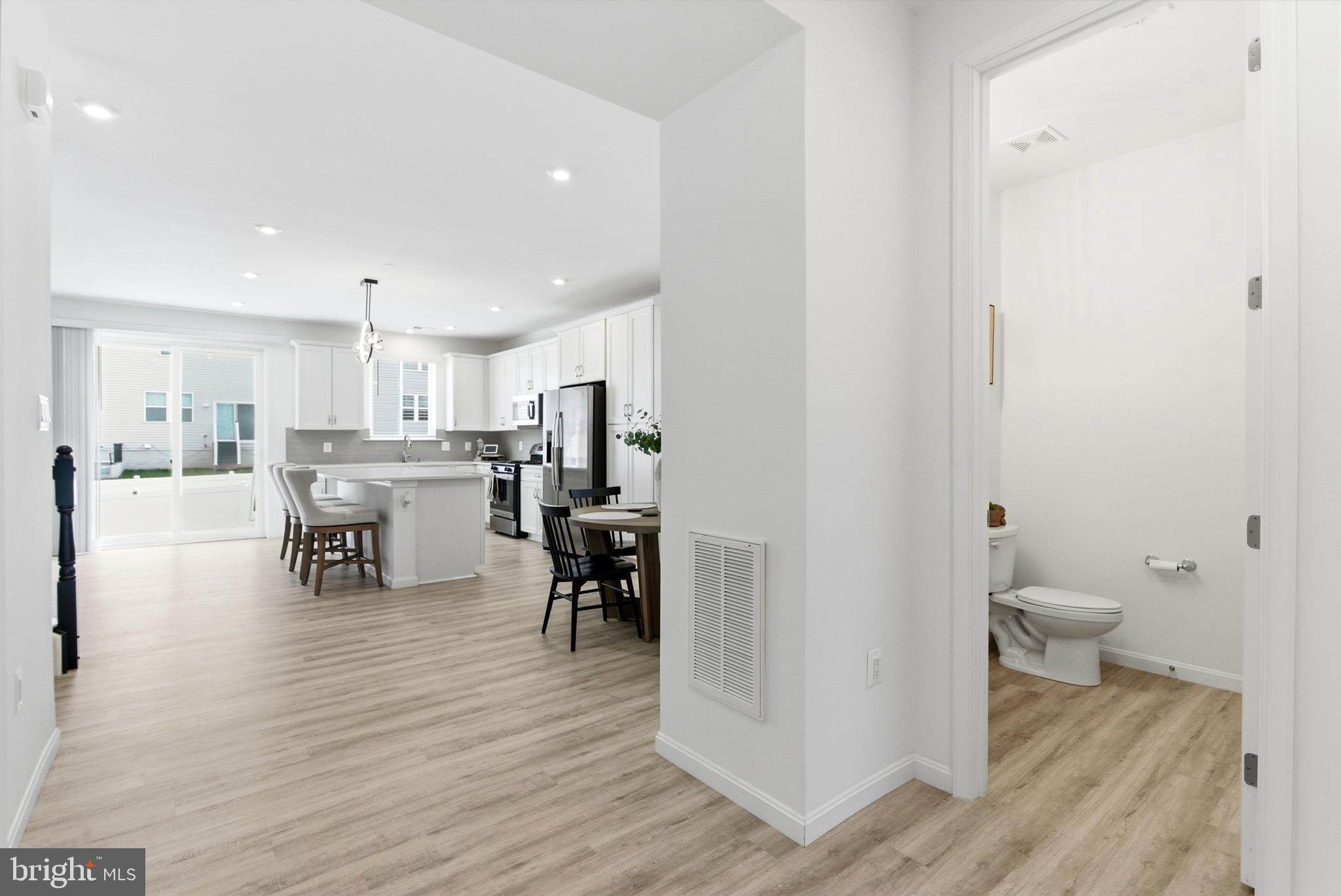 121 RAVEN OAKS DRIVE