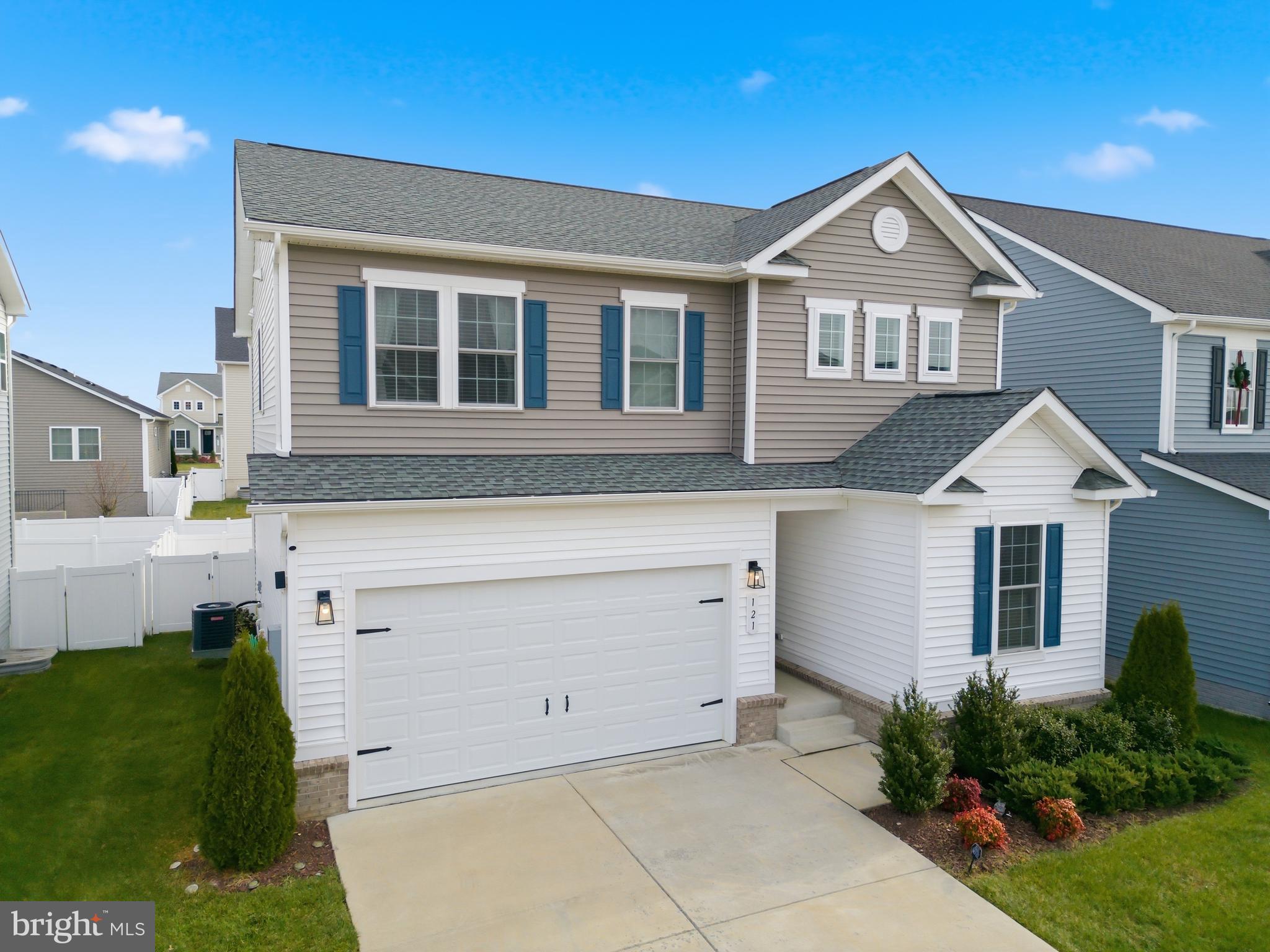 121 RAVEN OAKS DRIVE