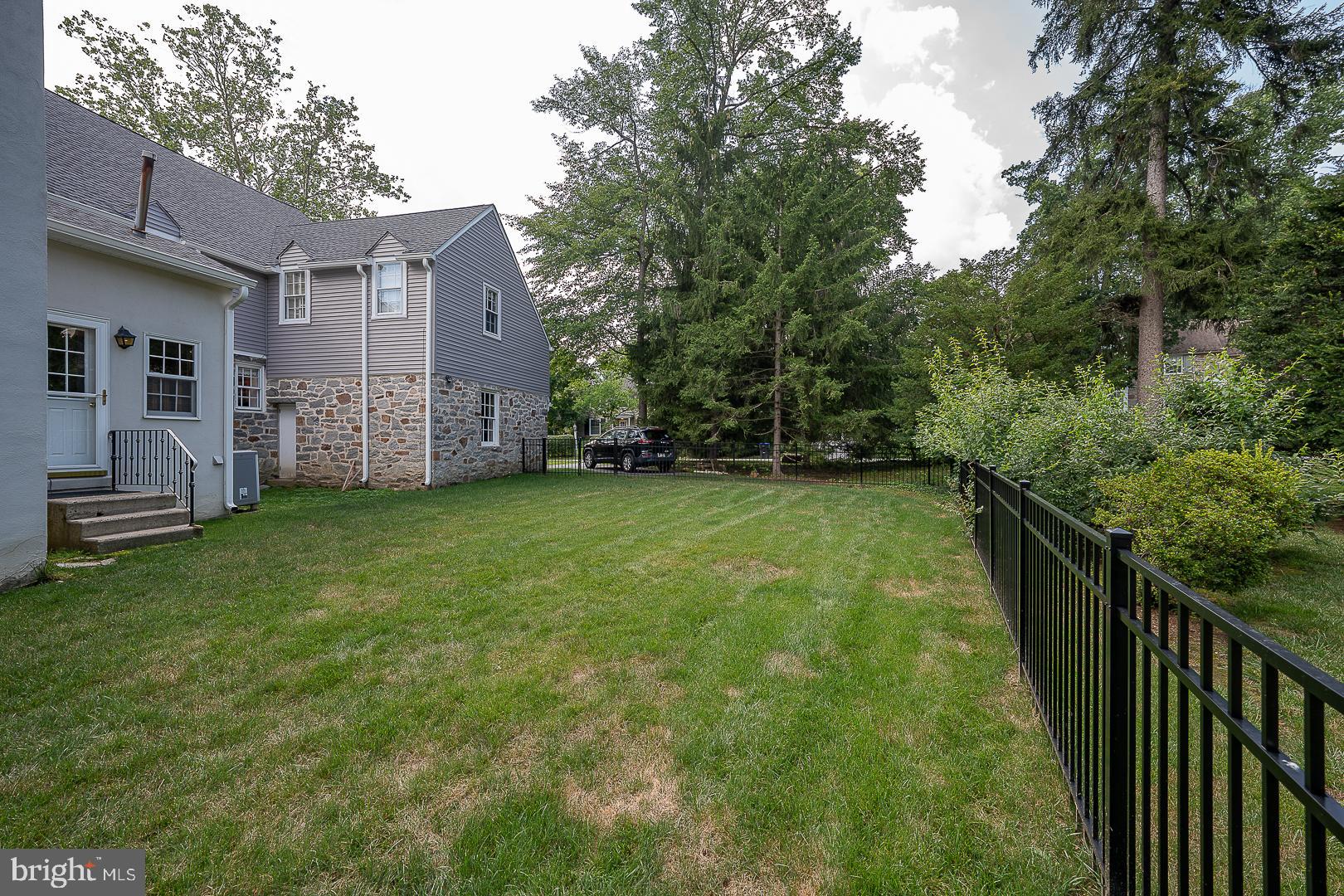 STRAFFORD VILLAGE - Residential