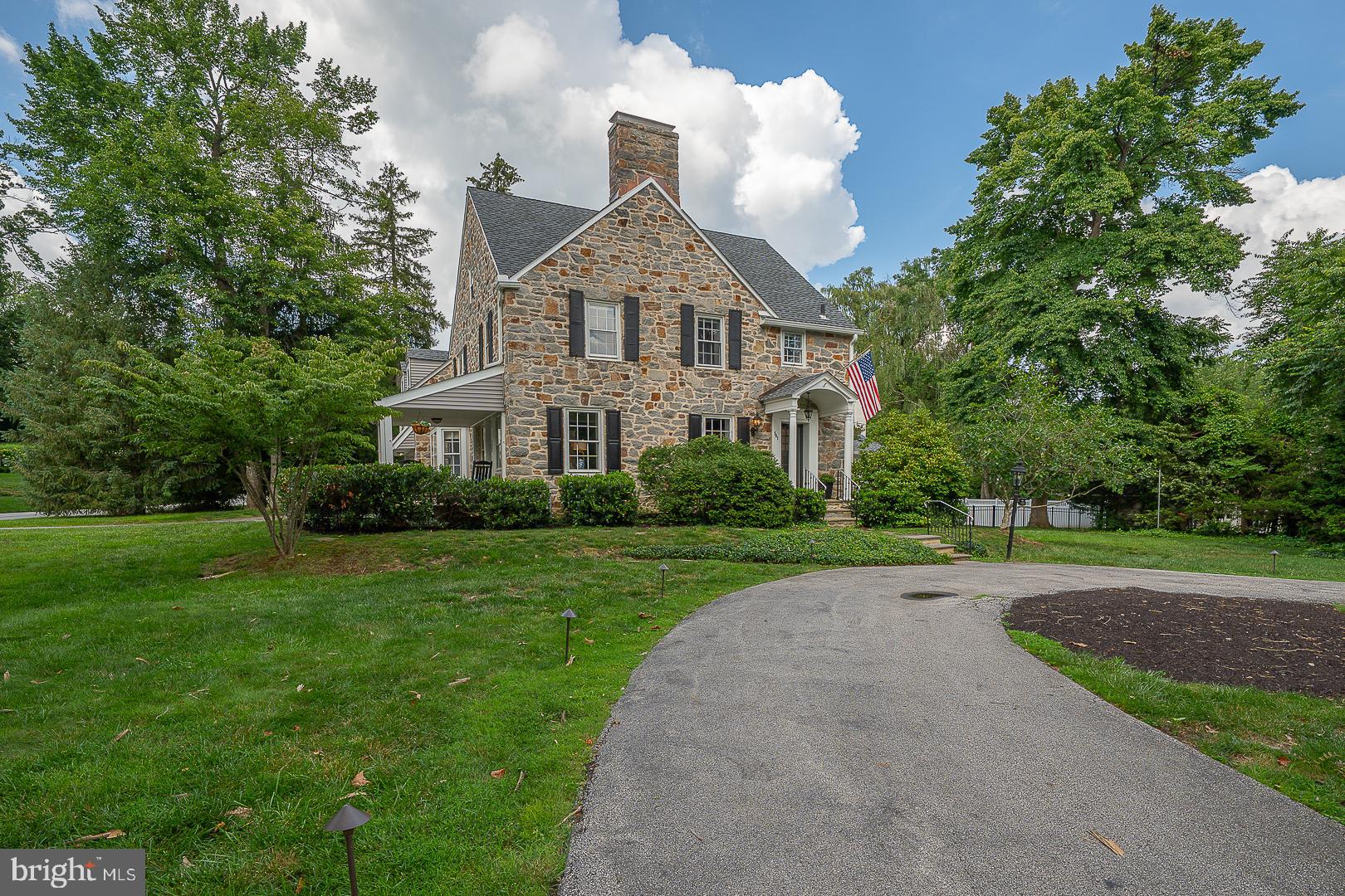 STRAFFORD VILLAGE - Residential