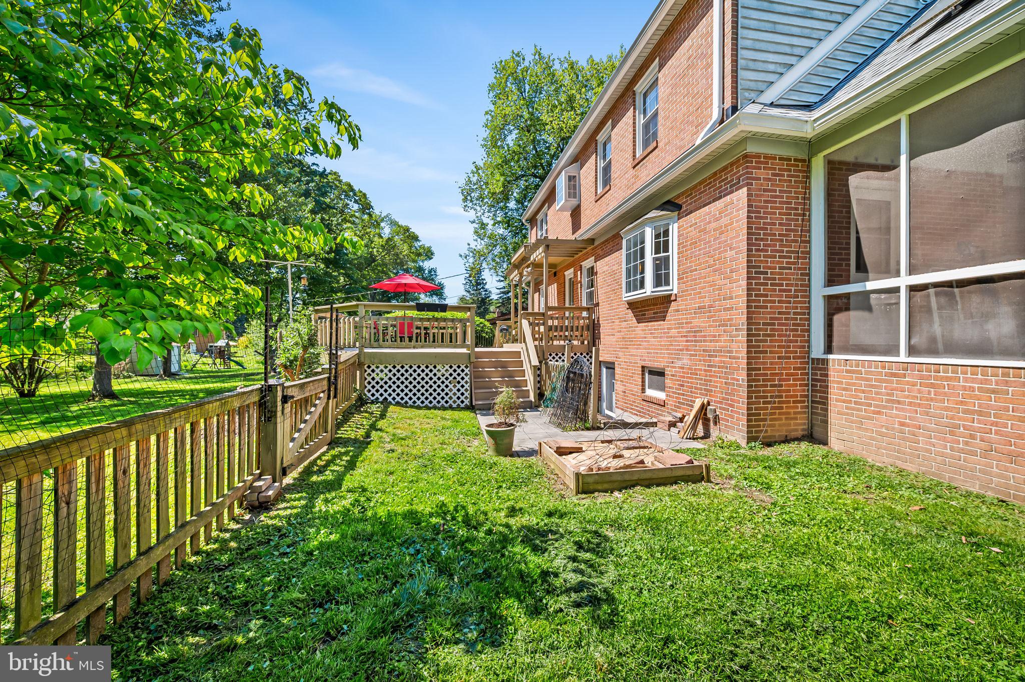 HOWARD HEIGHTS - Residential