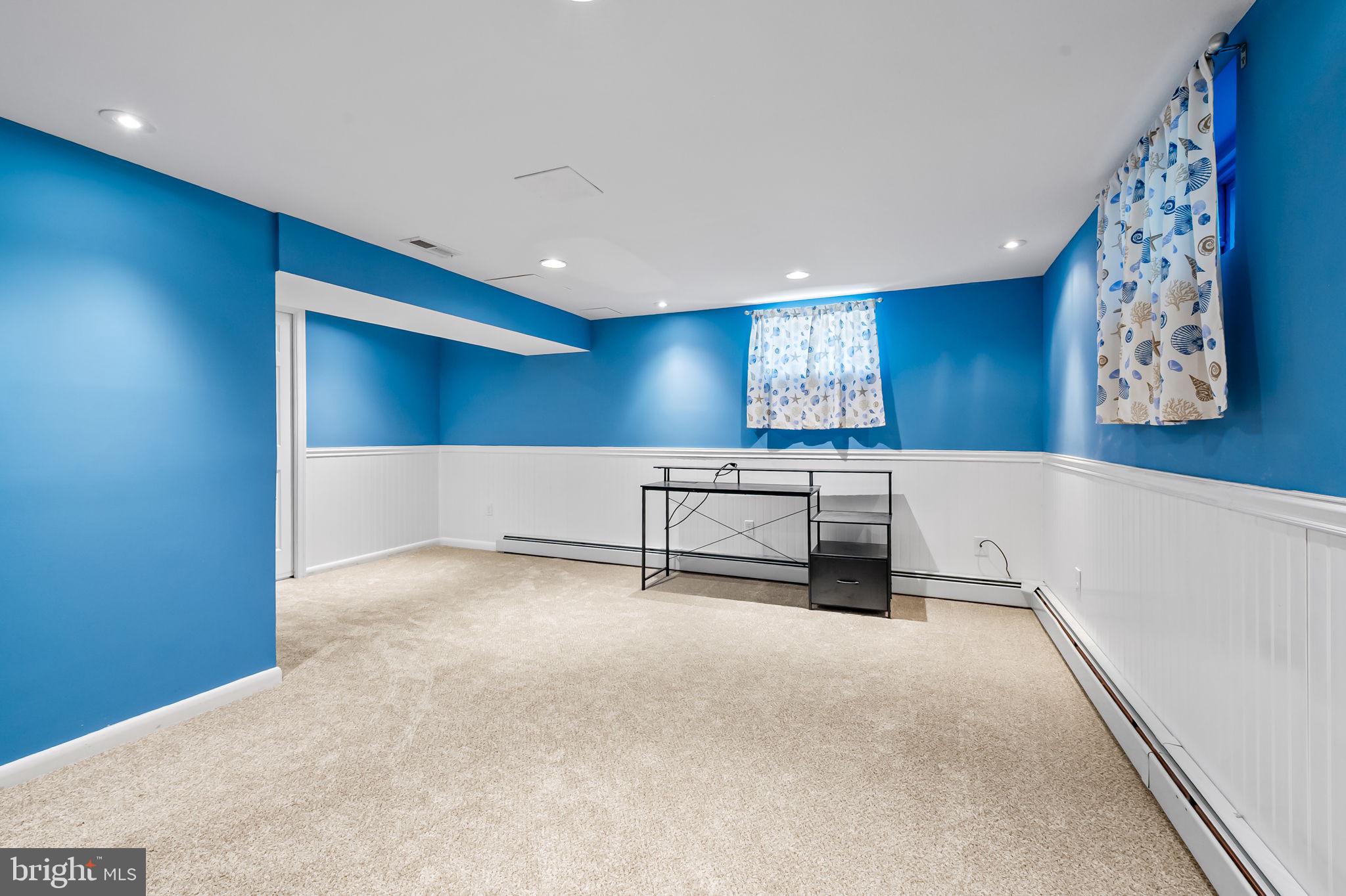 HOWARD HEIGHTS - Residential