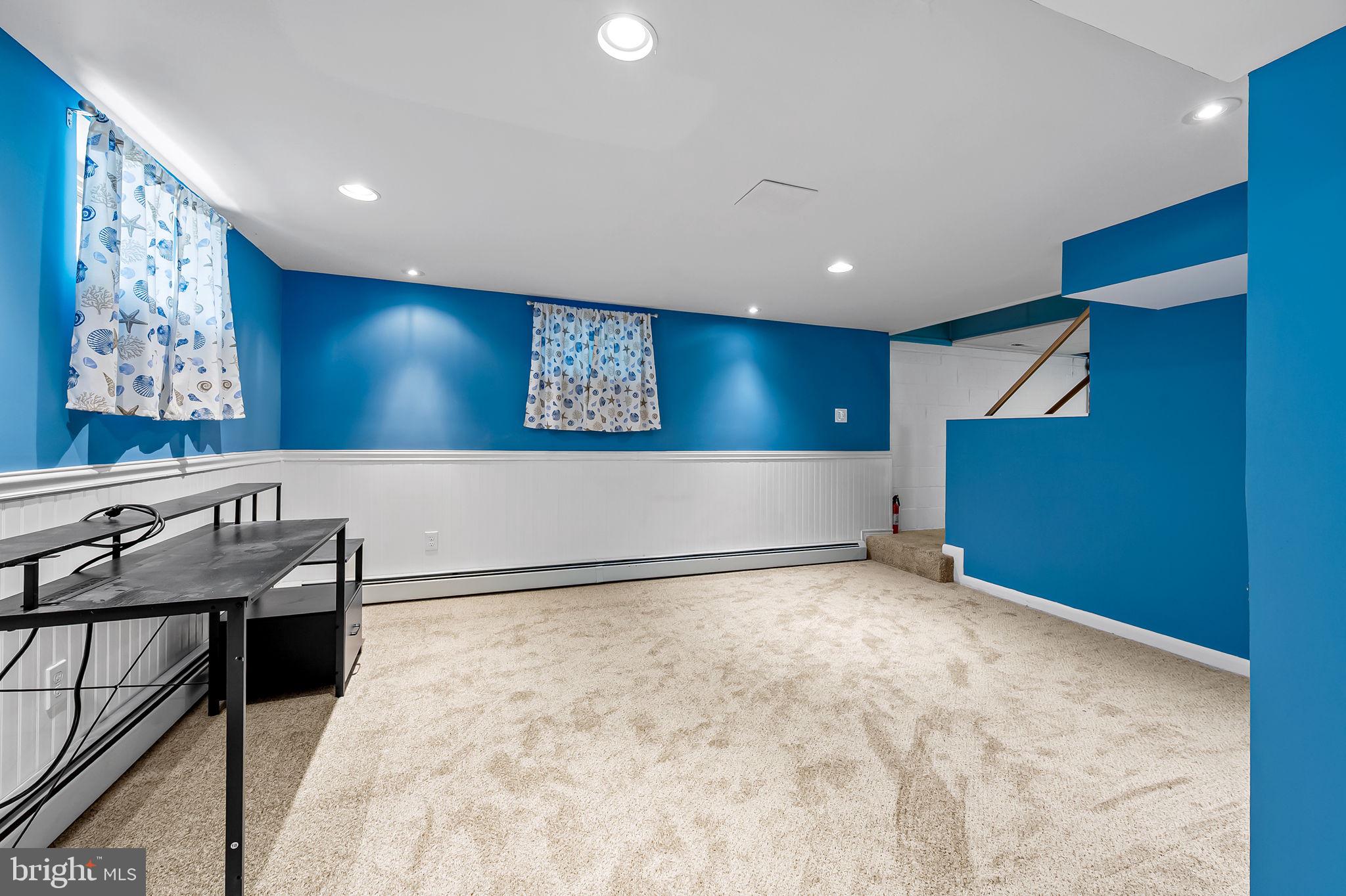 HOWARD HEIGHTS - Residential