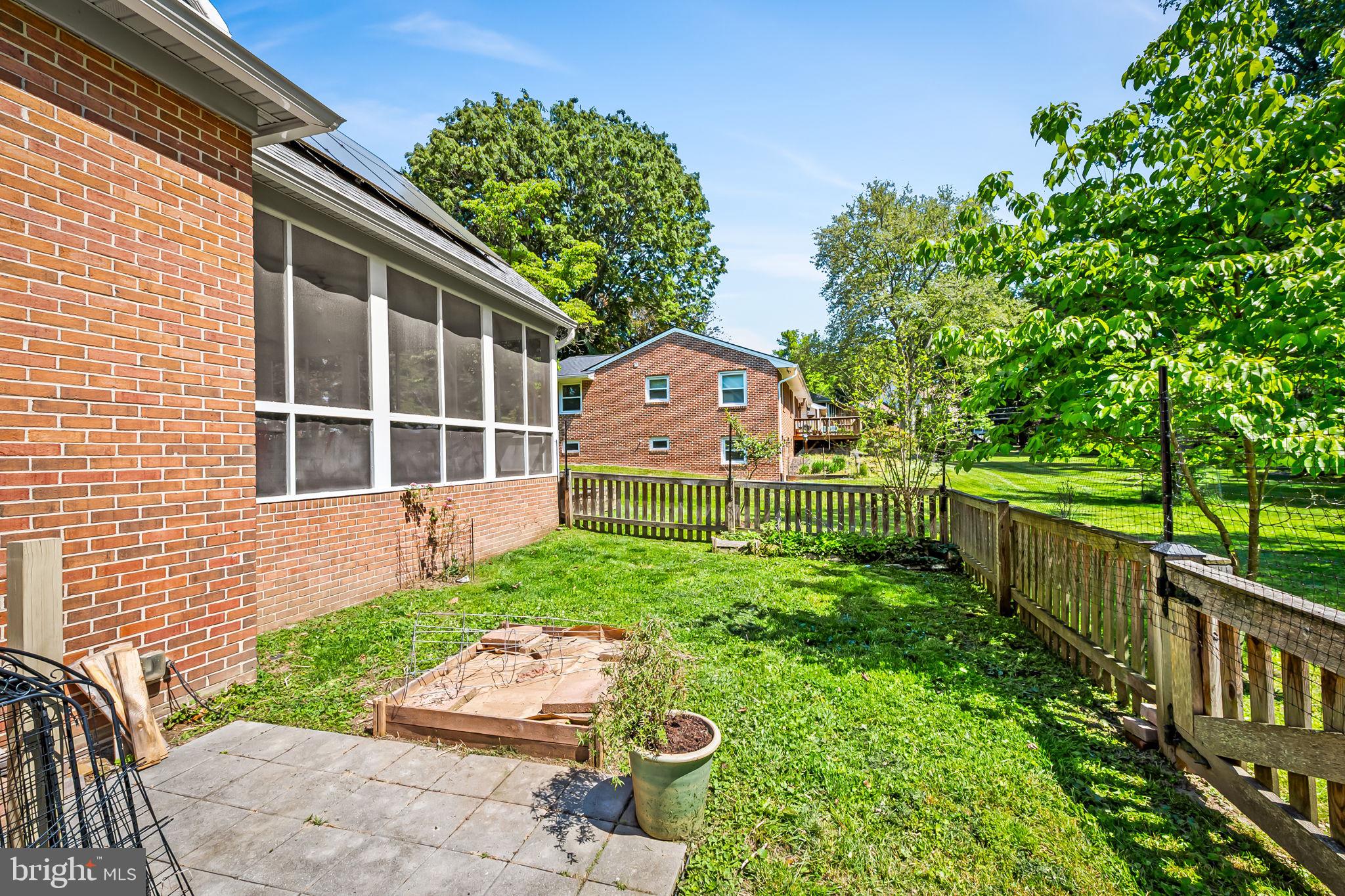 HOWARD HEIGHTS - Residential