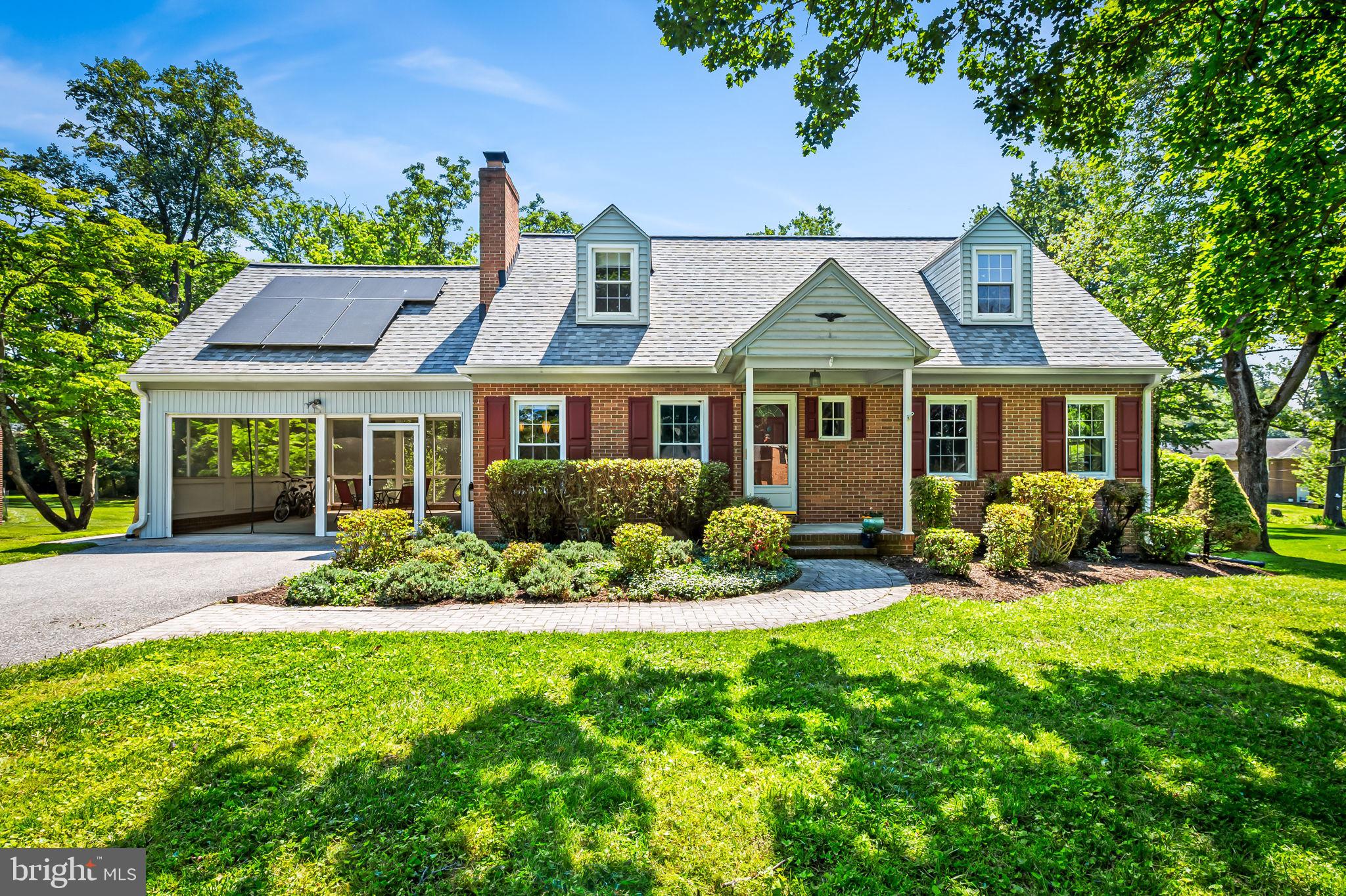 HOWARD HEIGHTS - Residential