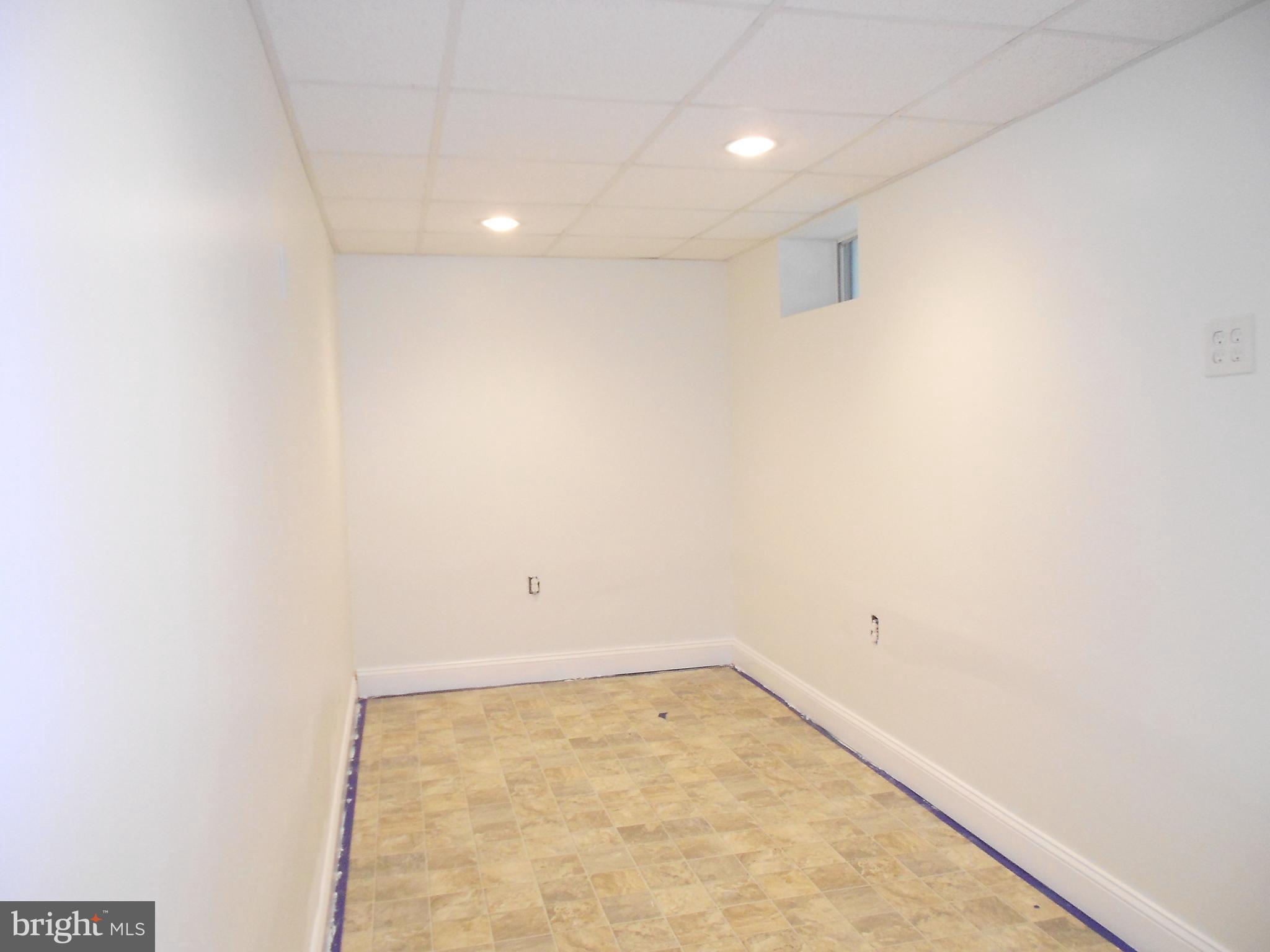 SILVER GATE - Residential Lease