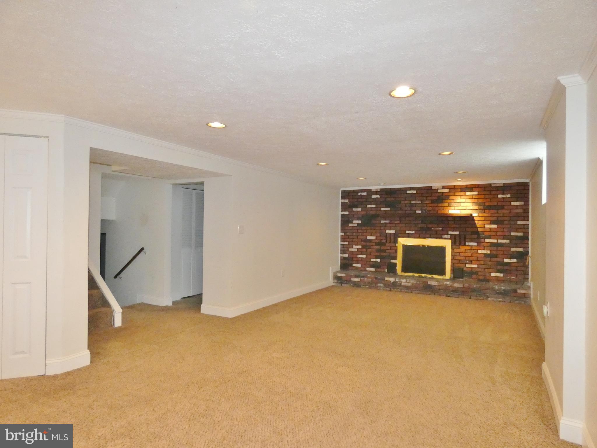 SILVER GATE - Residential Lease